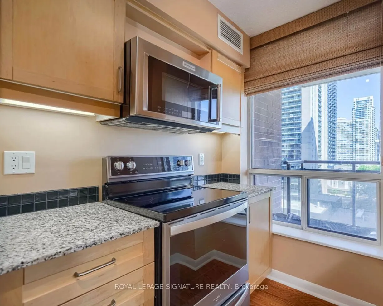 33 Sheppard Avenue, #910