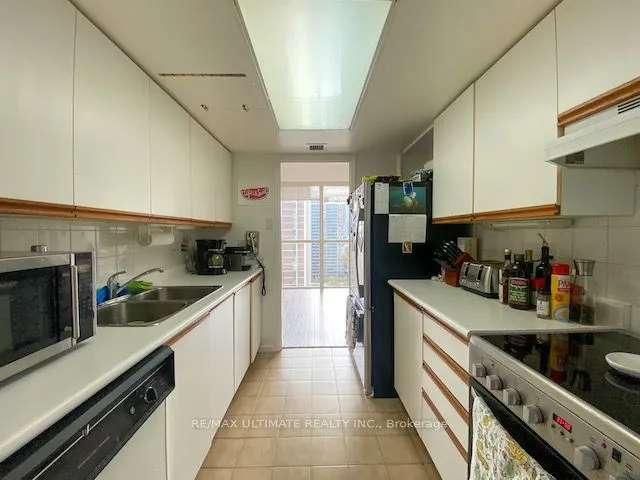 15 Maitland Place, #1409