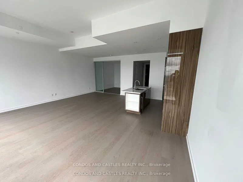 488 University Avenue, #5502