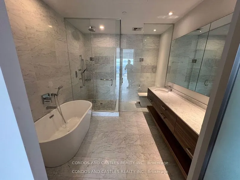 488 University Avenue, #5502