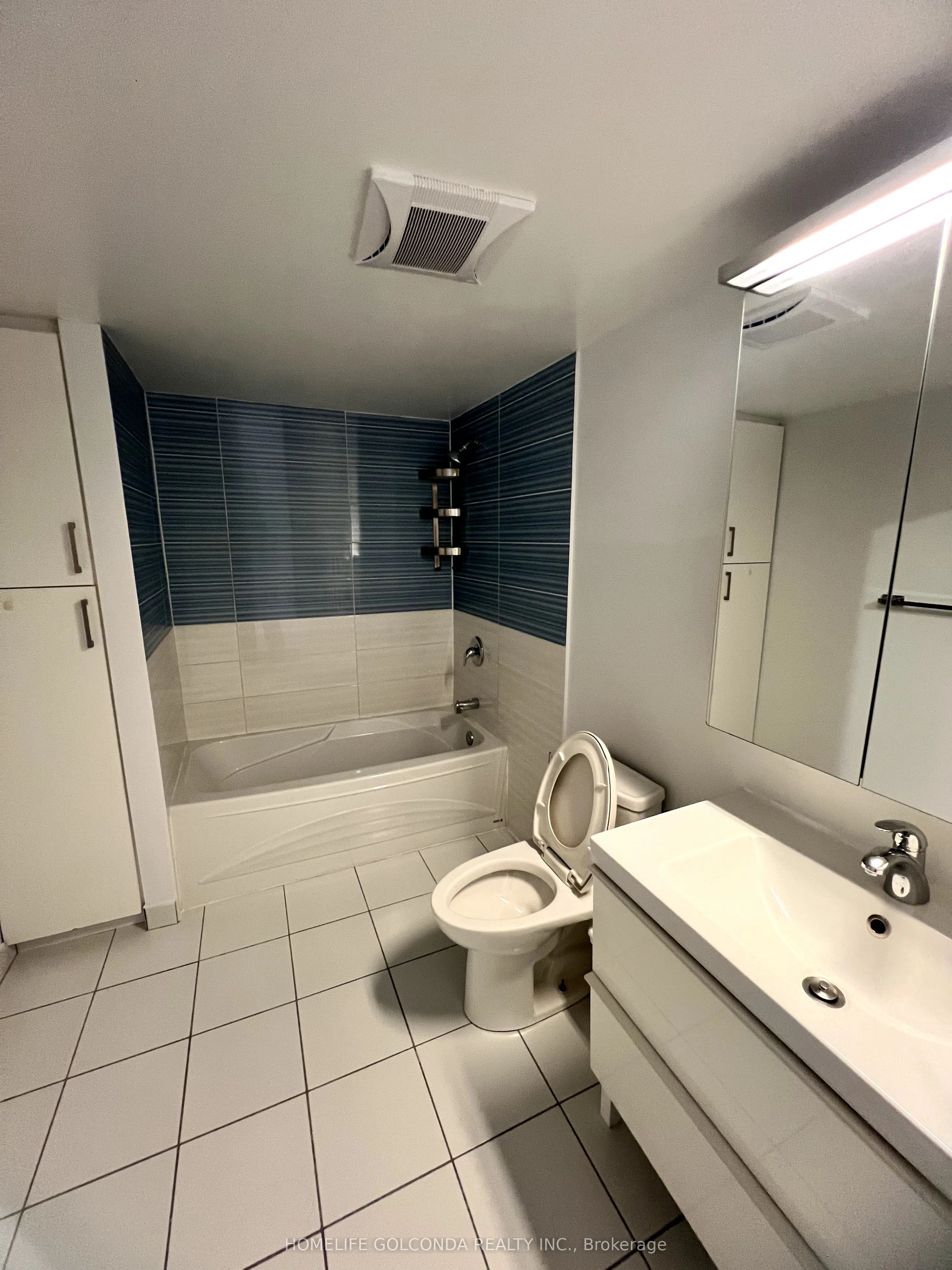 45 Carlton Street, #1606