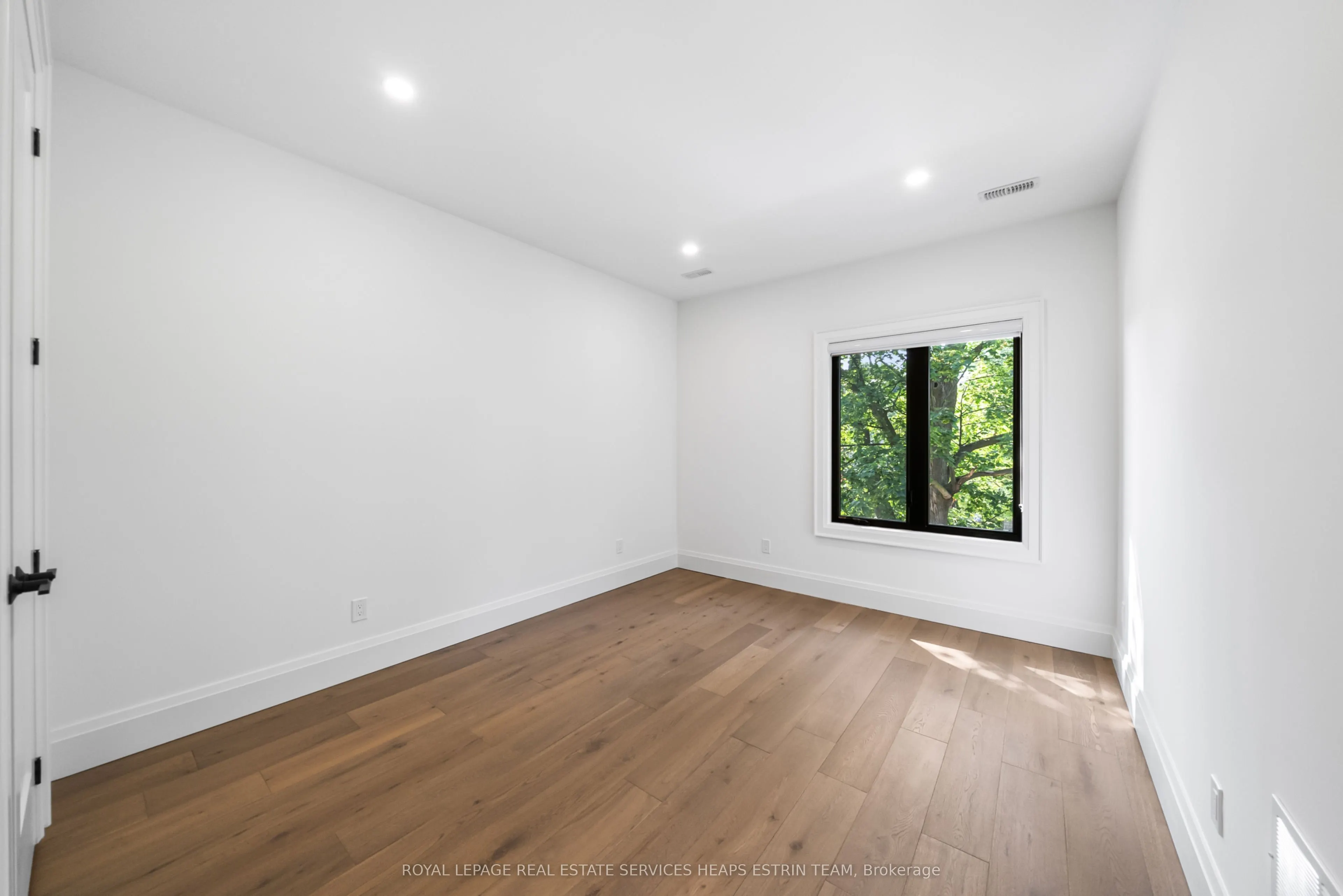 66 Parkhurst Boulevard