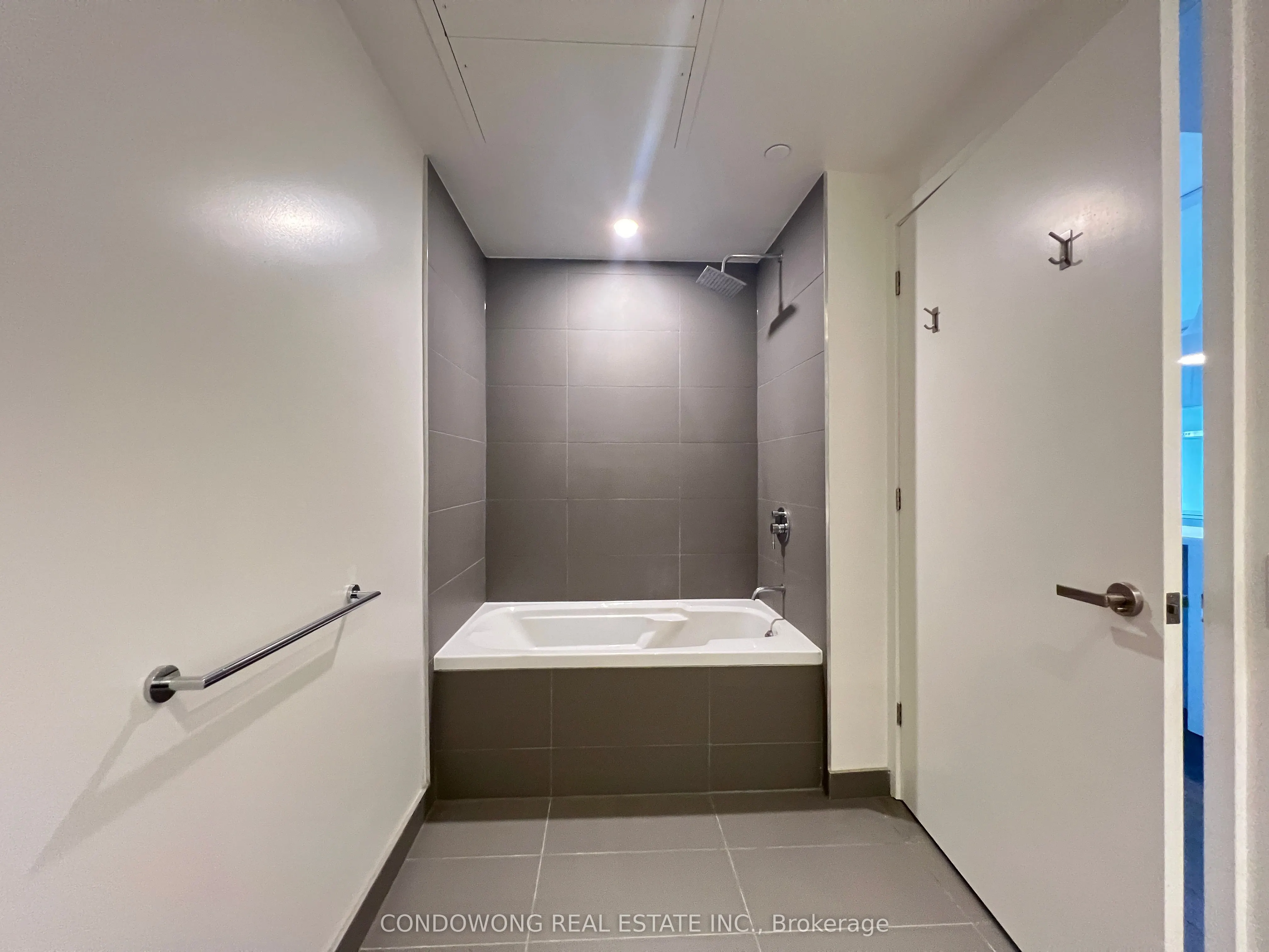 5 Soudan Avenue, #2309
