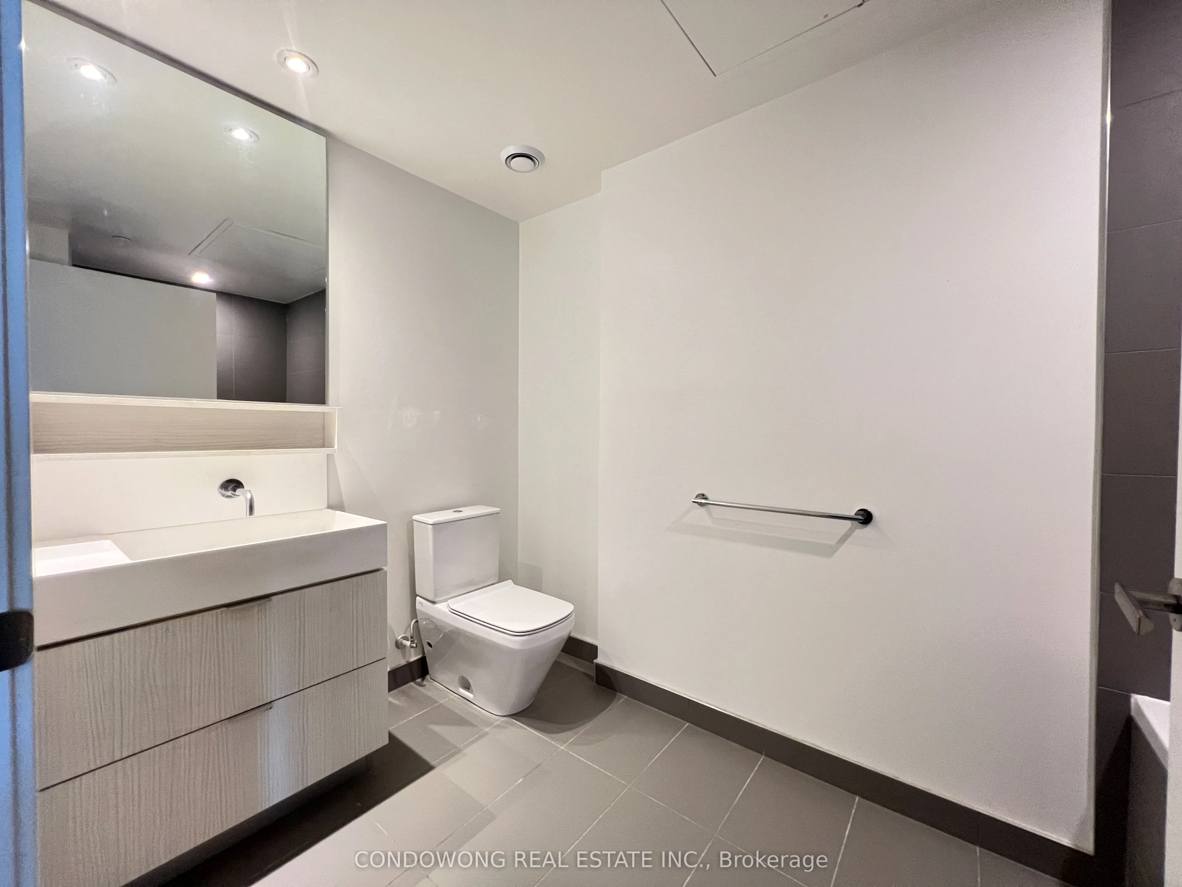 5 Soudan Avenue, #2309