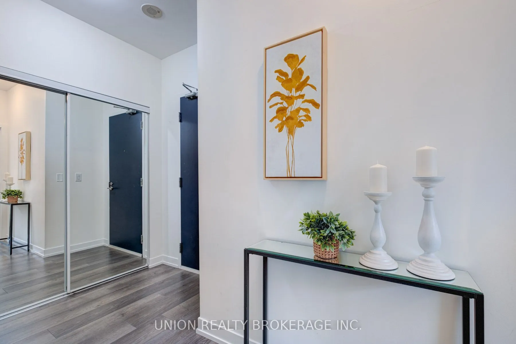 105 George Street, #405
