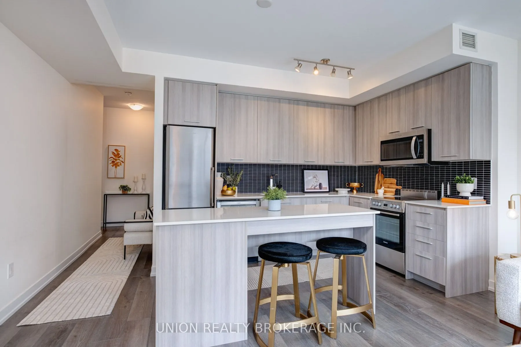 105 George Street, #405