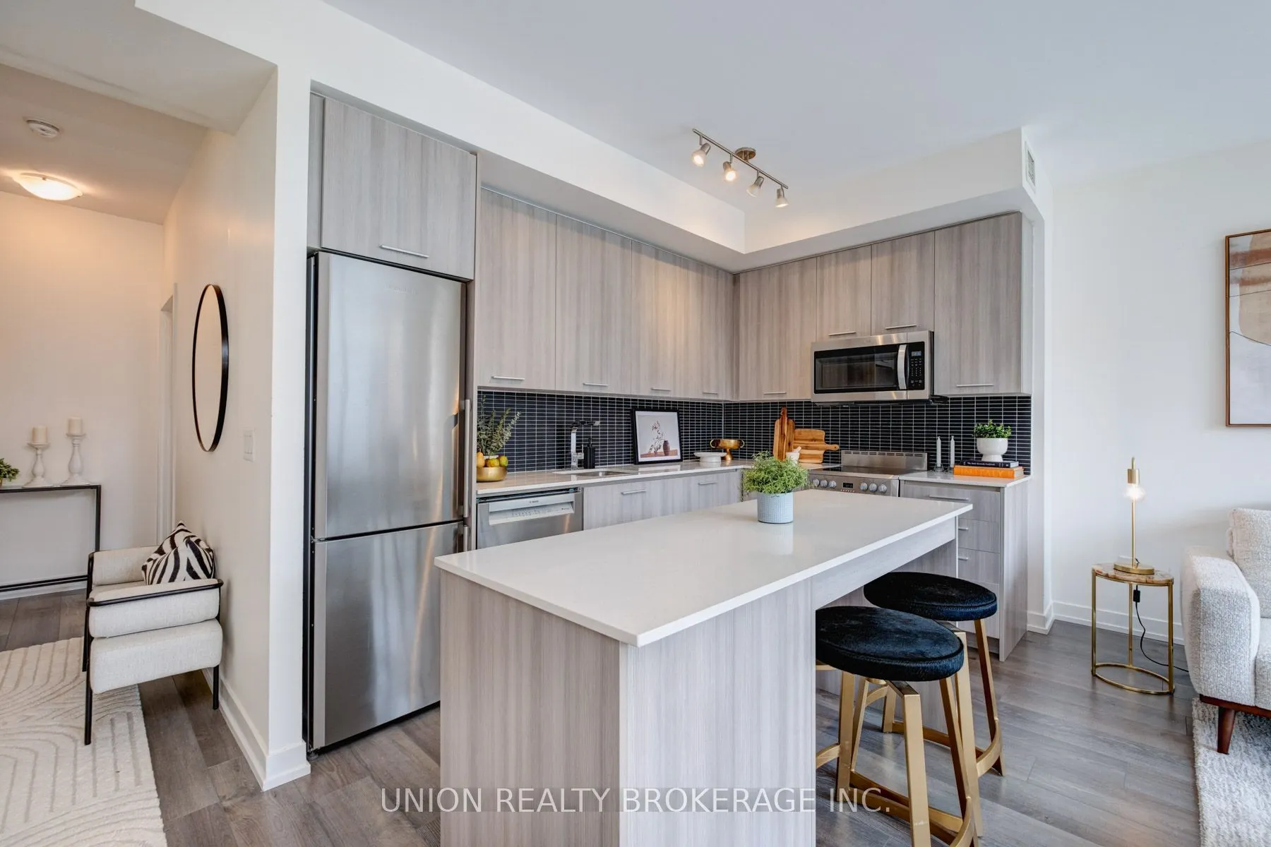105 George Street, #405