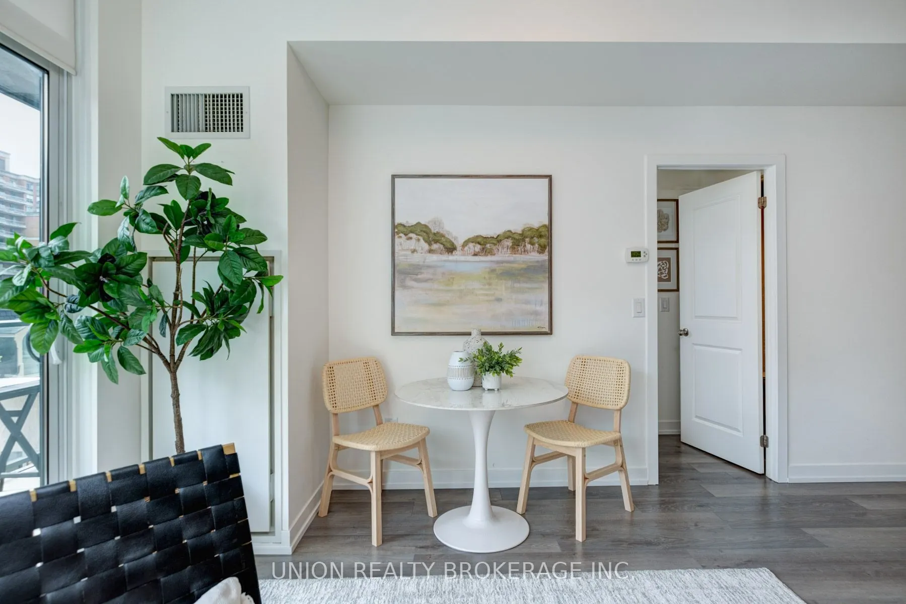 105 George Street, #405