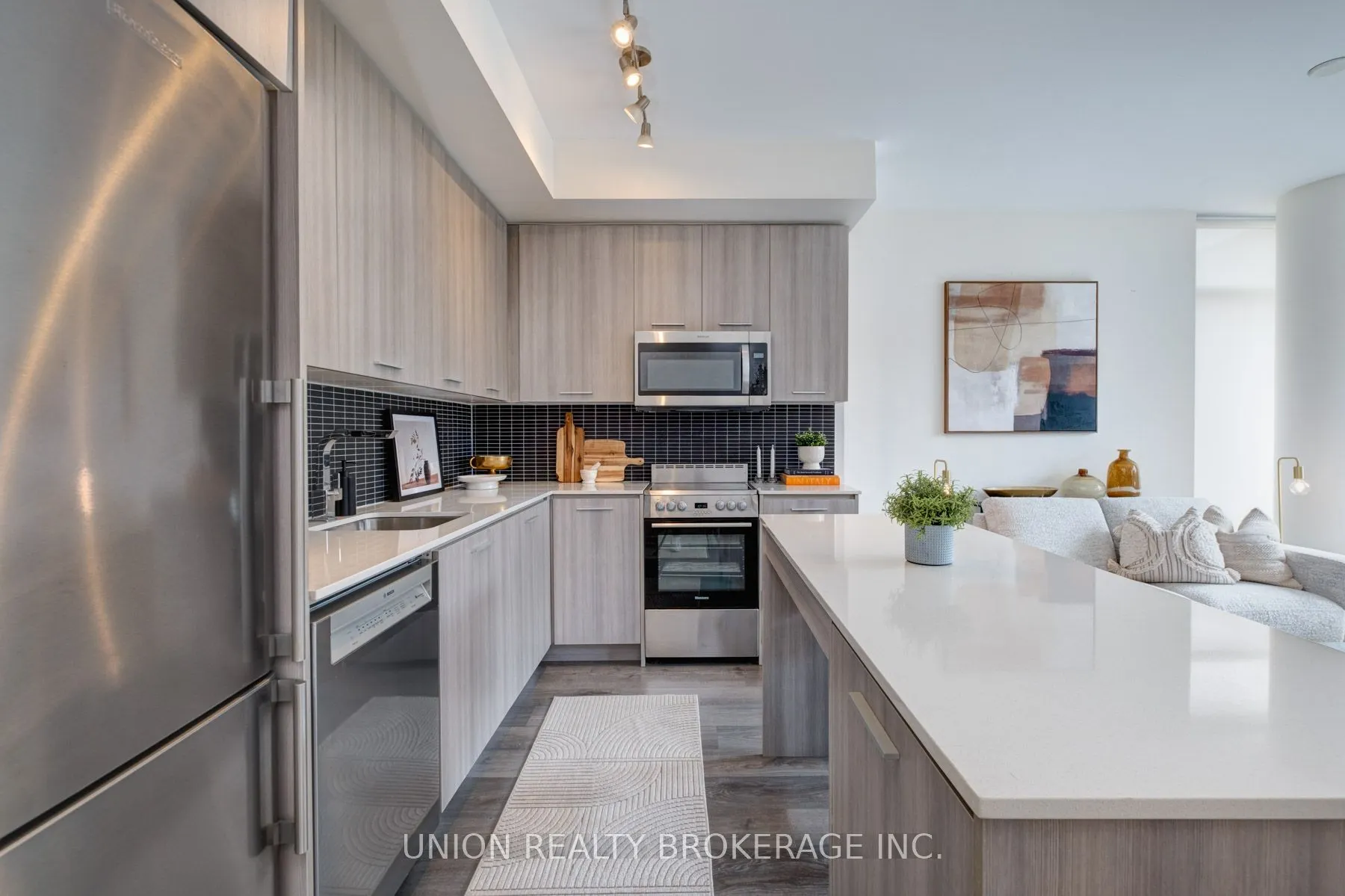 105 George Street, #405