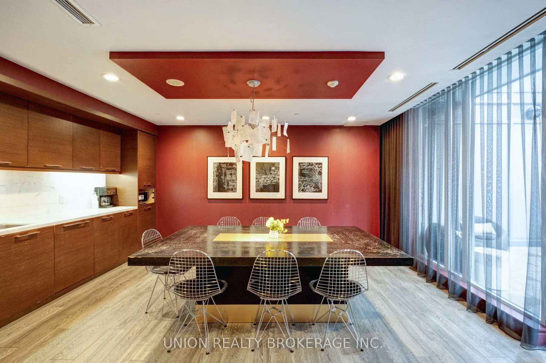 105 George Street, #405
