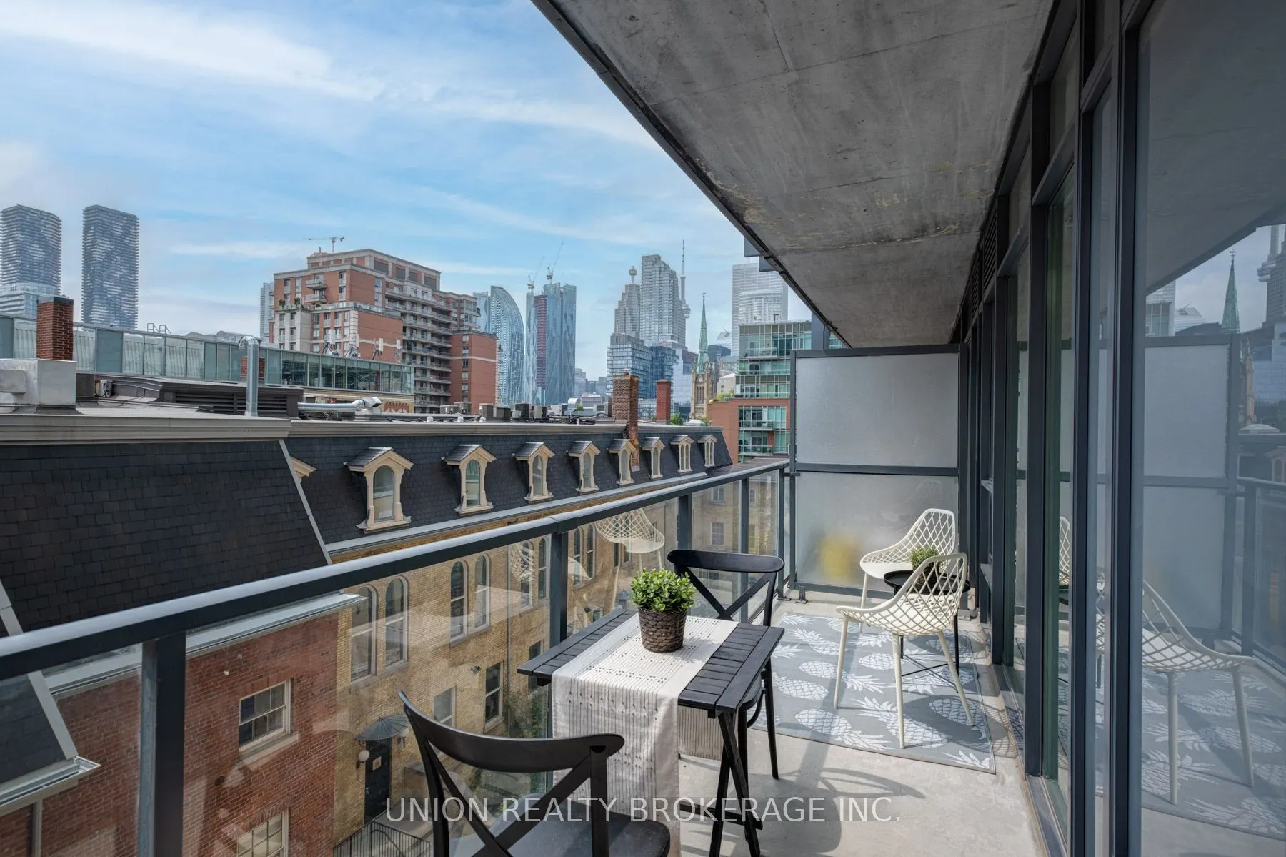 105 George Street, #405