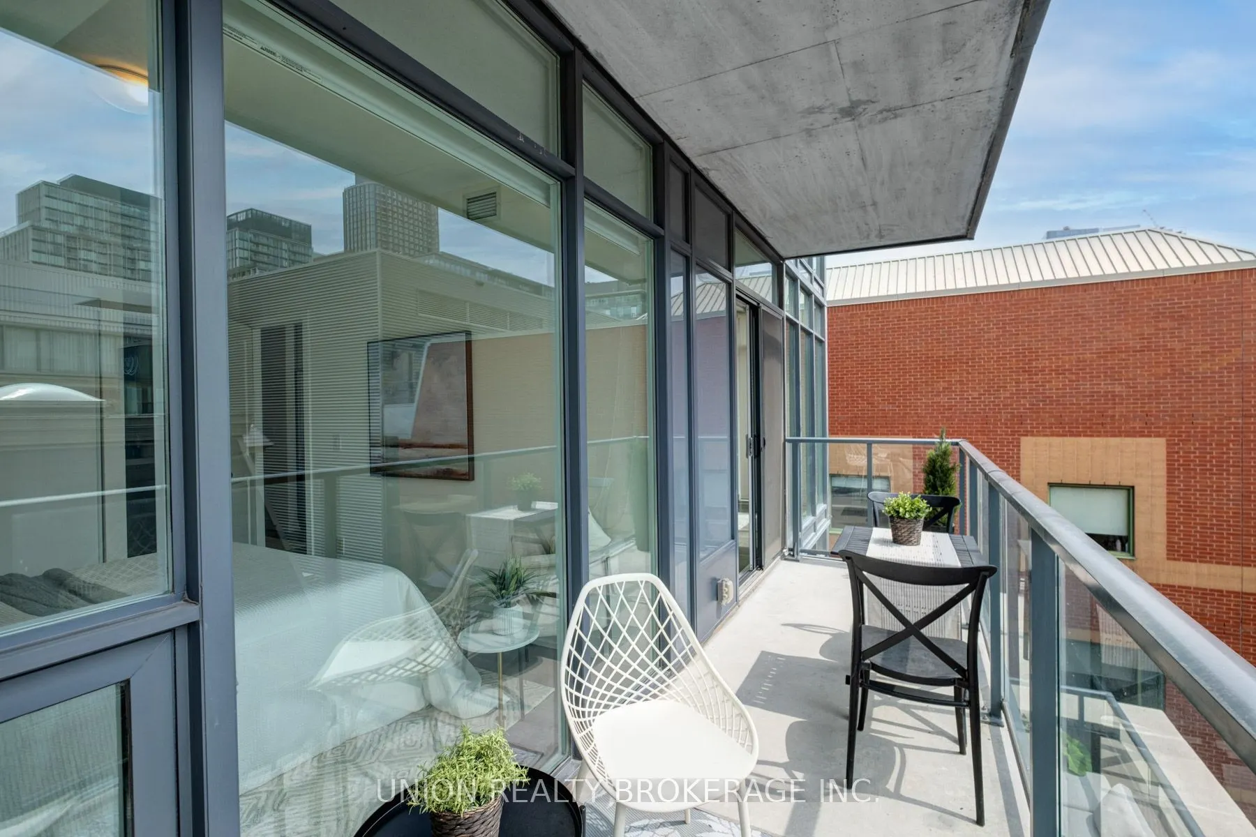 105 George Street, #405