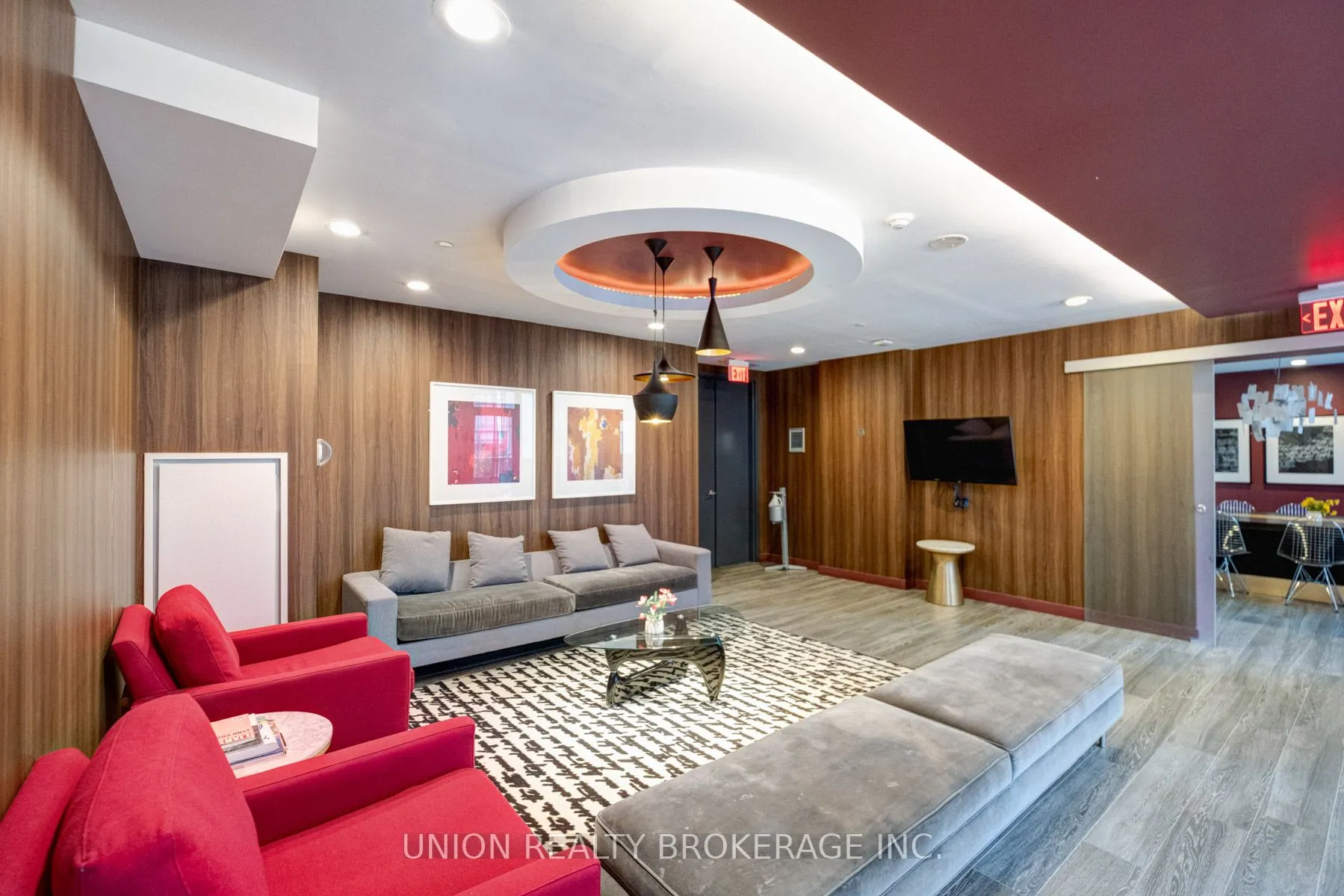 105 George Street, #405
