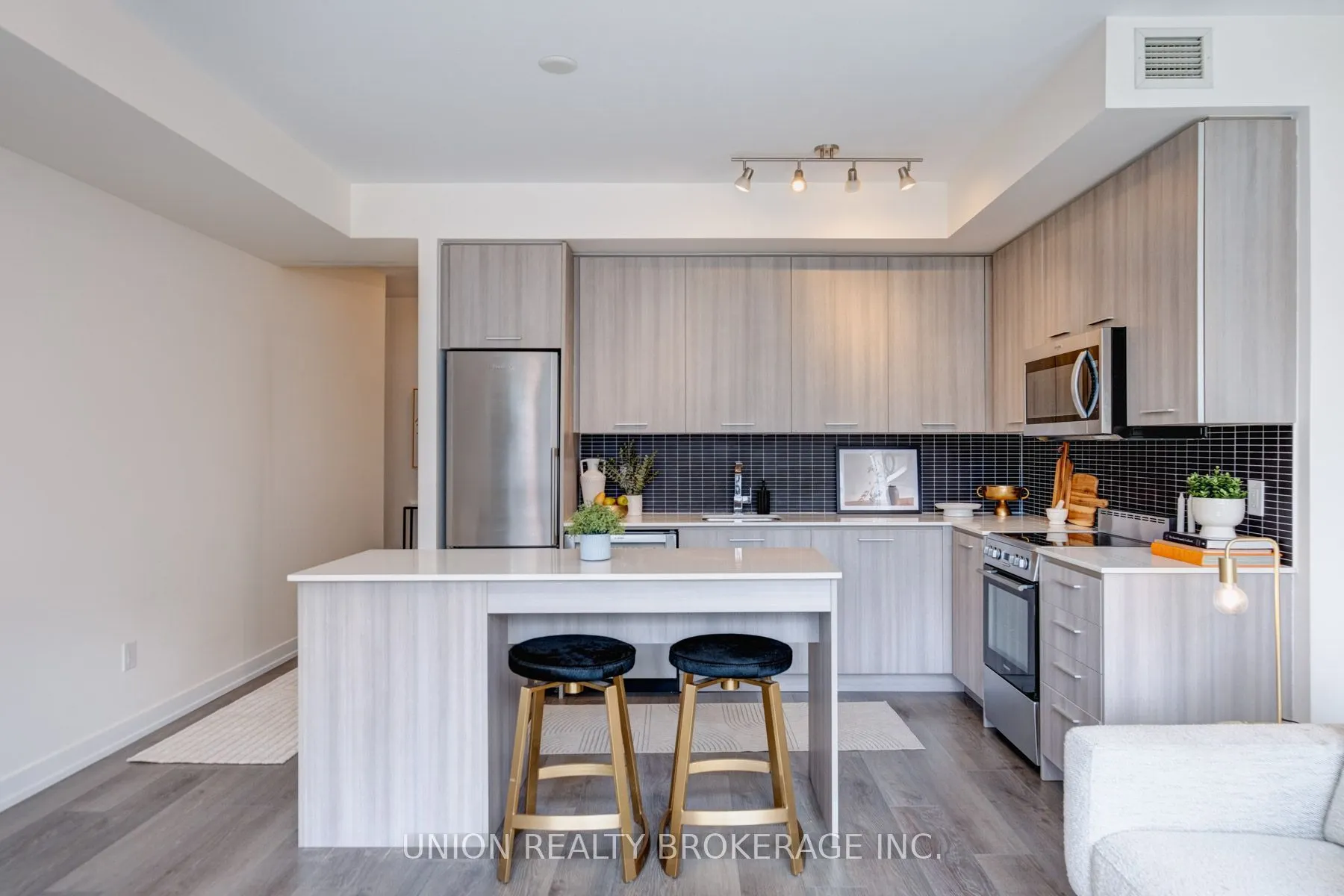 105 George Street, #405