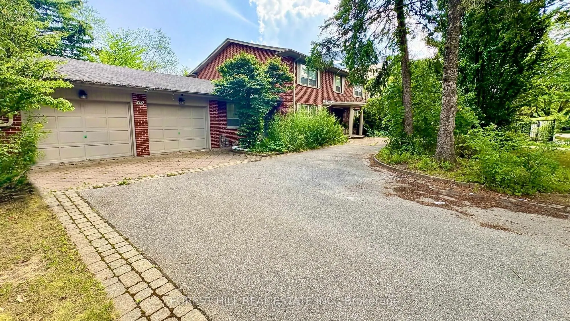 19 Chieftain Crescent
