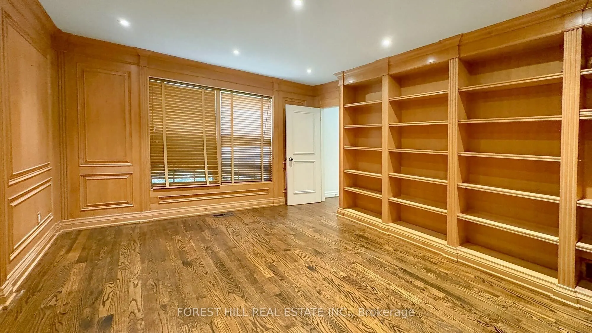 19 Chieftain Crescent