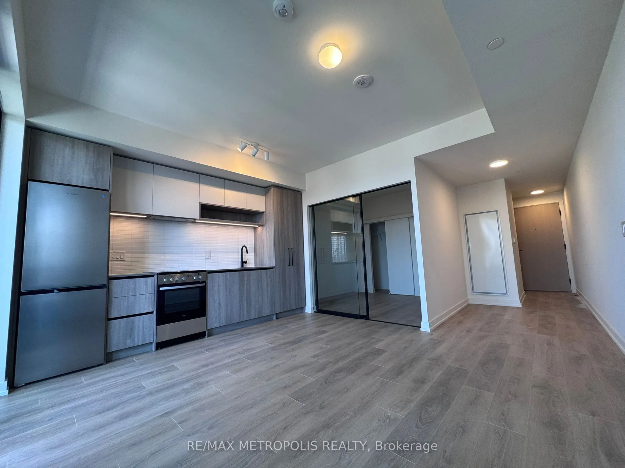 181 STERLING Road, #1418