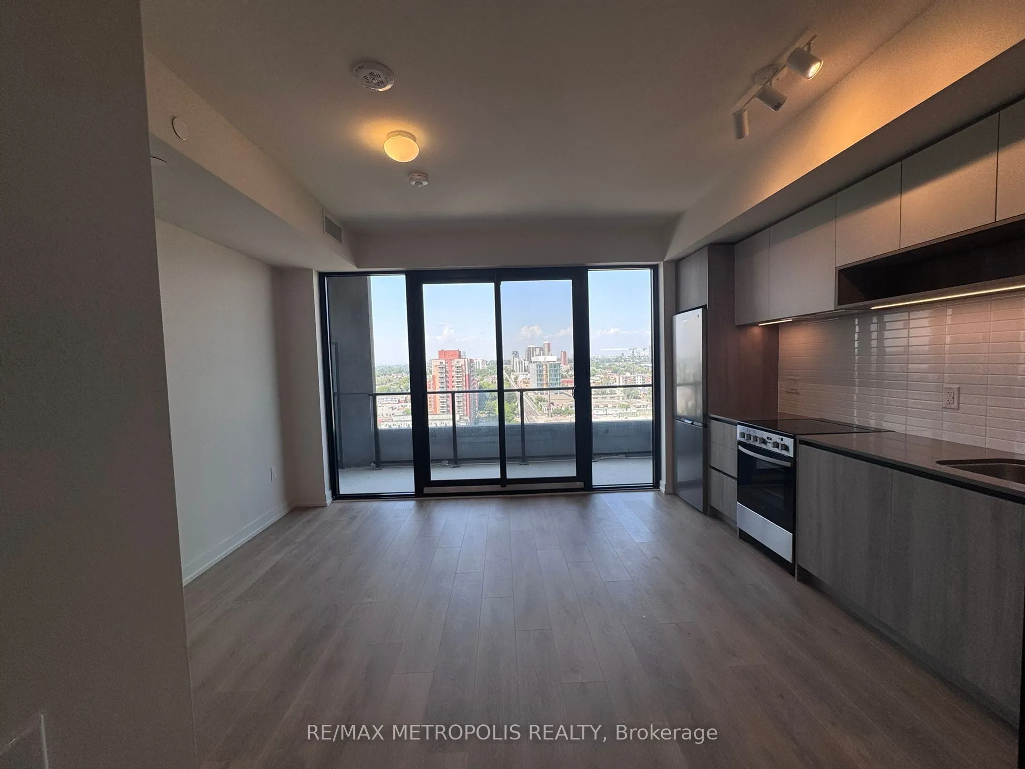 181 STERLING Road, #1418
