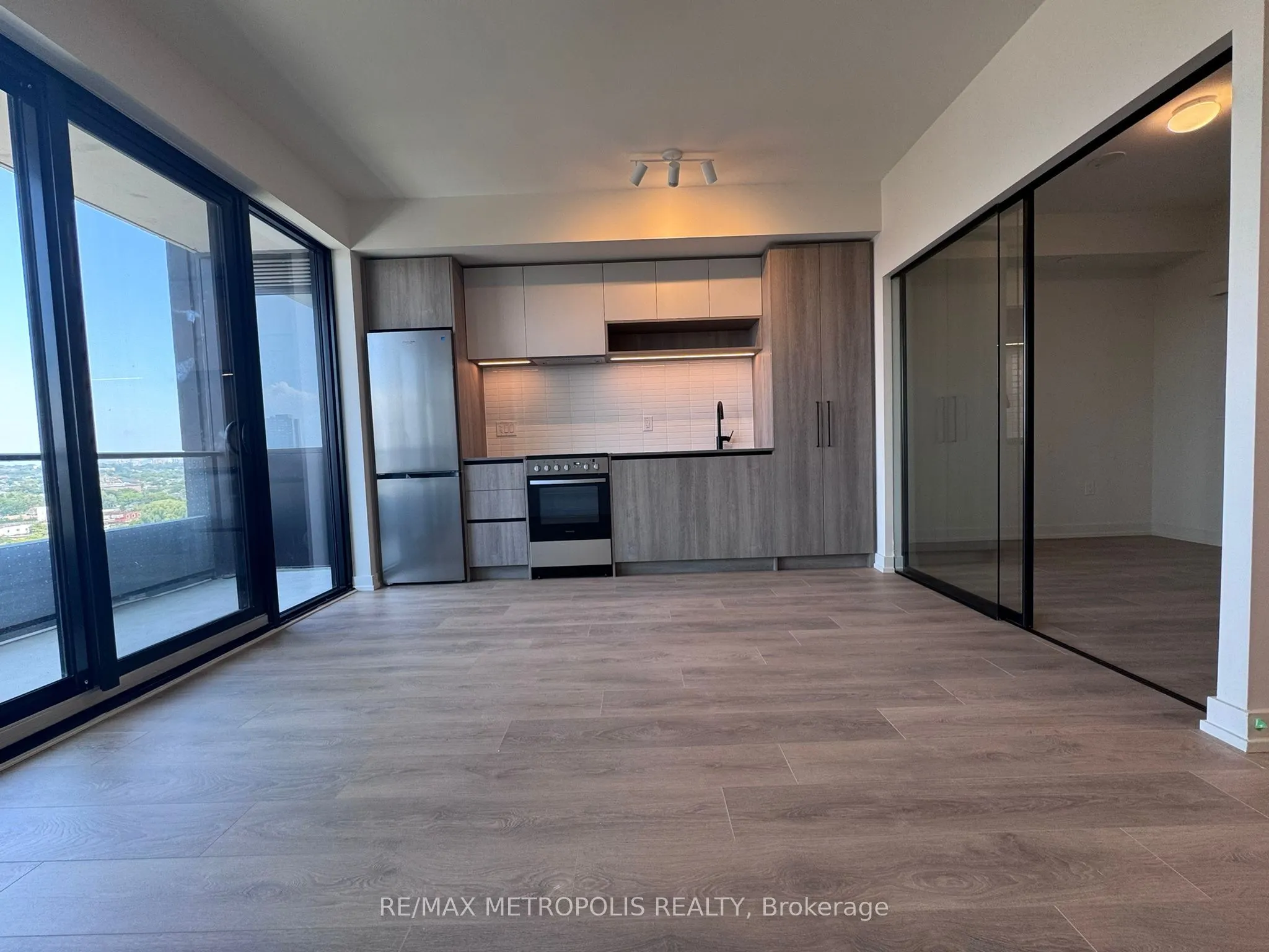 181 STERLING Road, #1418