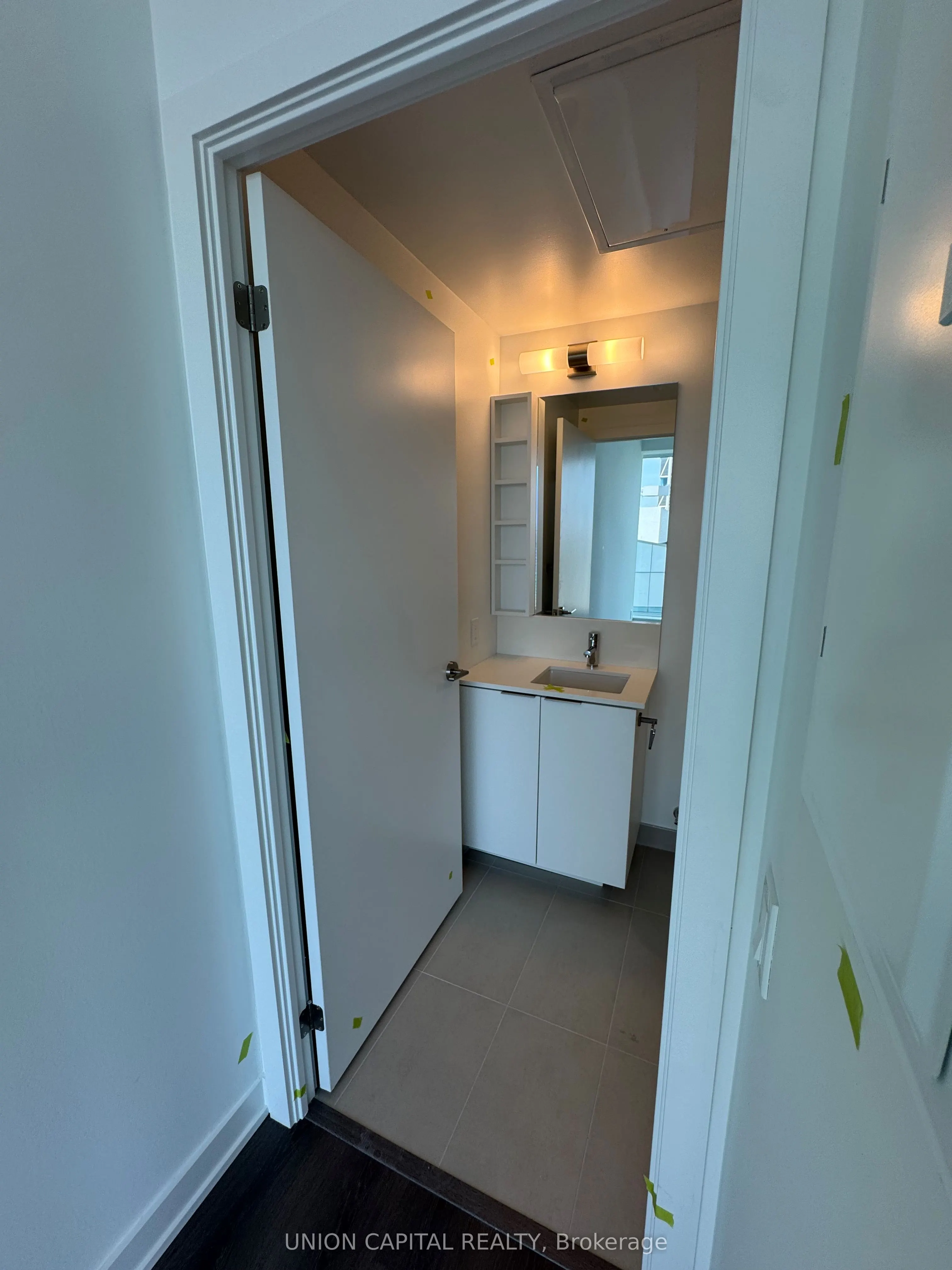 8 WELLESLEY ST W Street, #LPH02