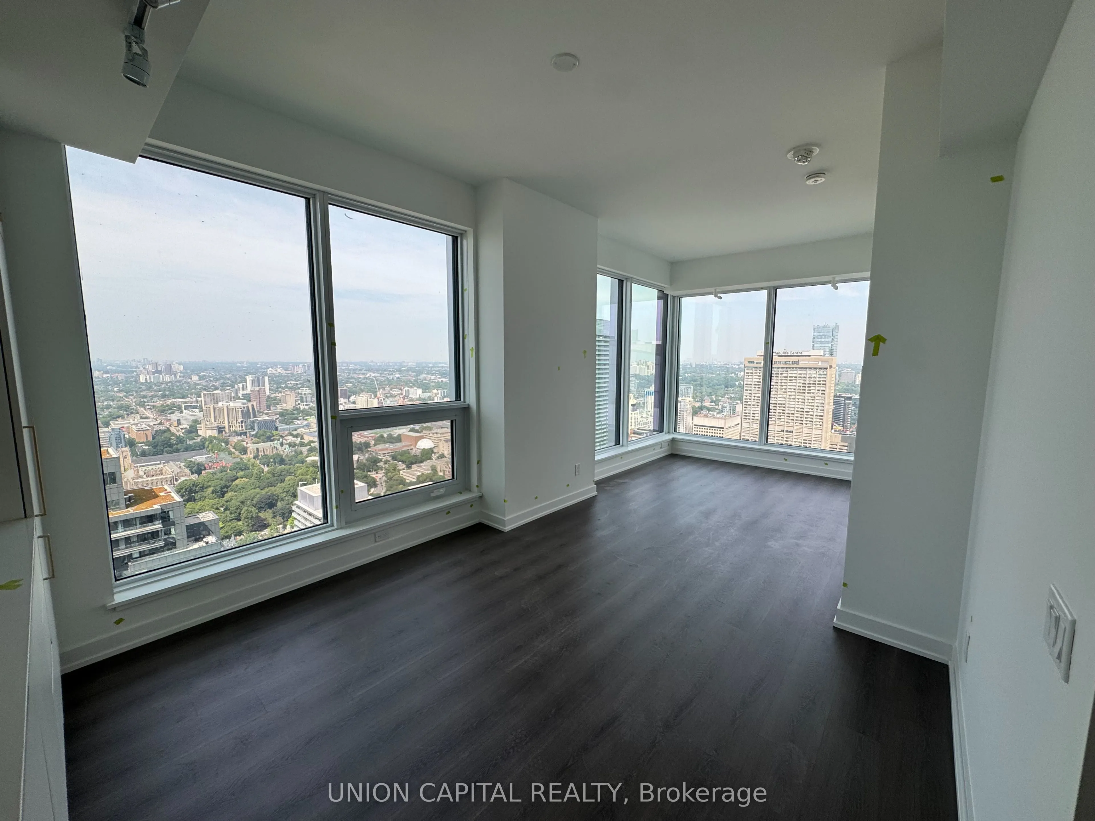 8 WELLESLEY ST W Street, #LPH02