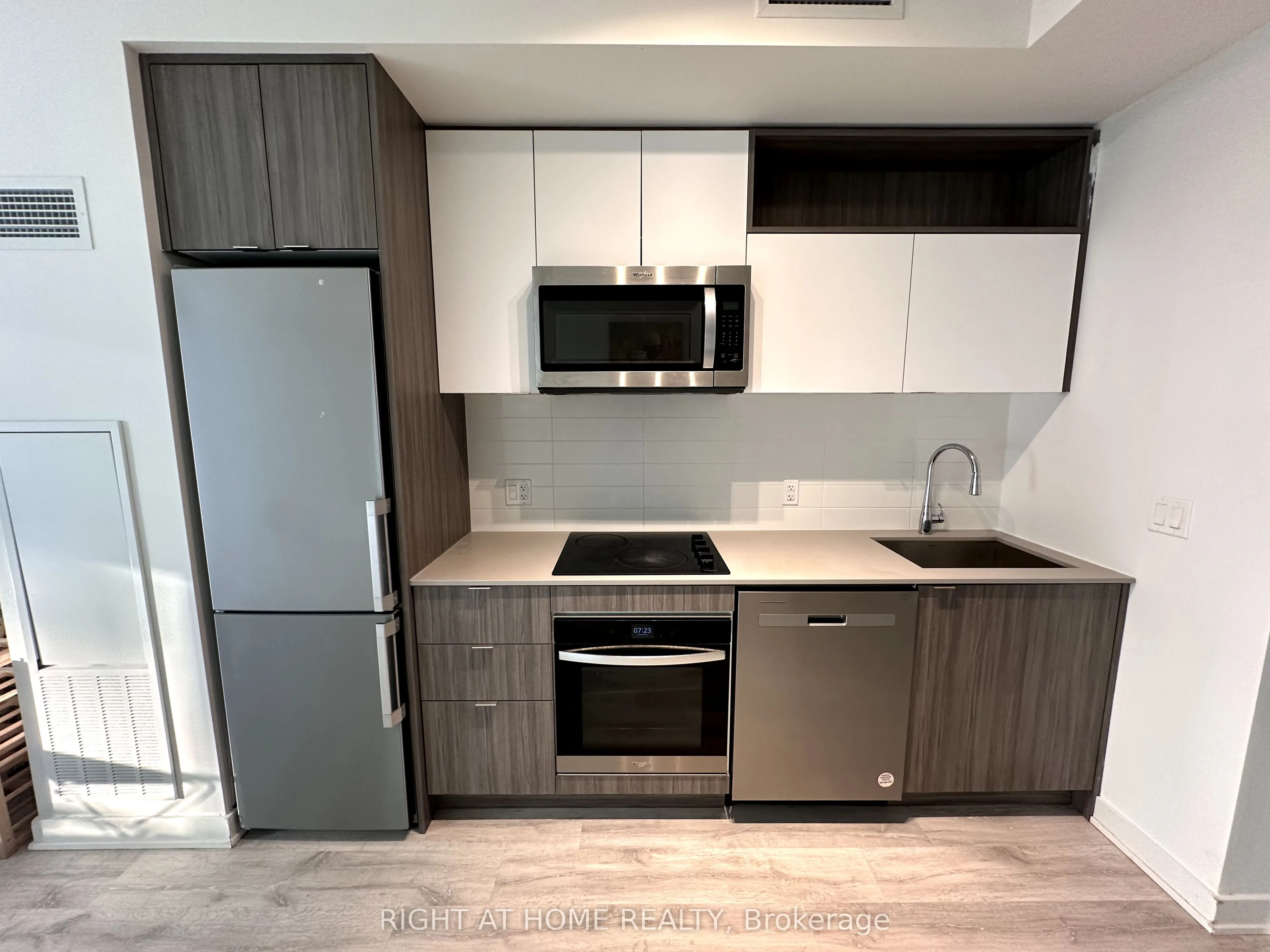 135 Lower Sherbourne Street, #2720