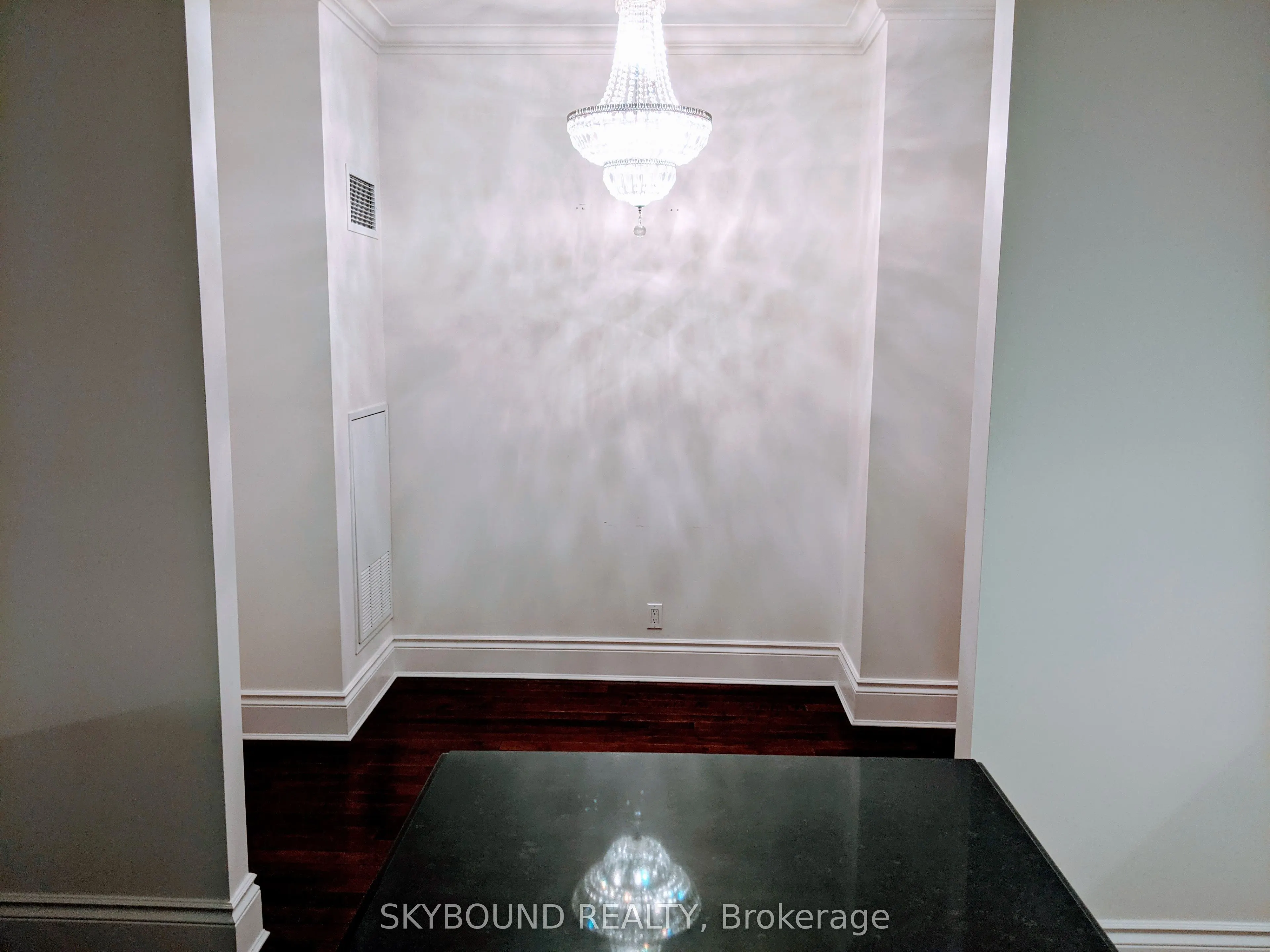 22 Leader Lane, #415