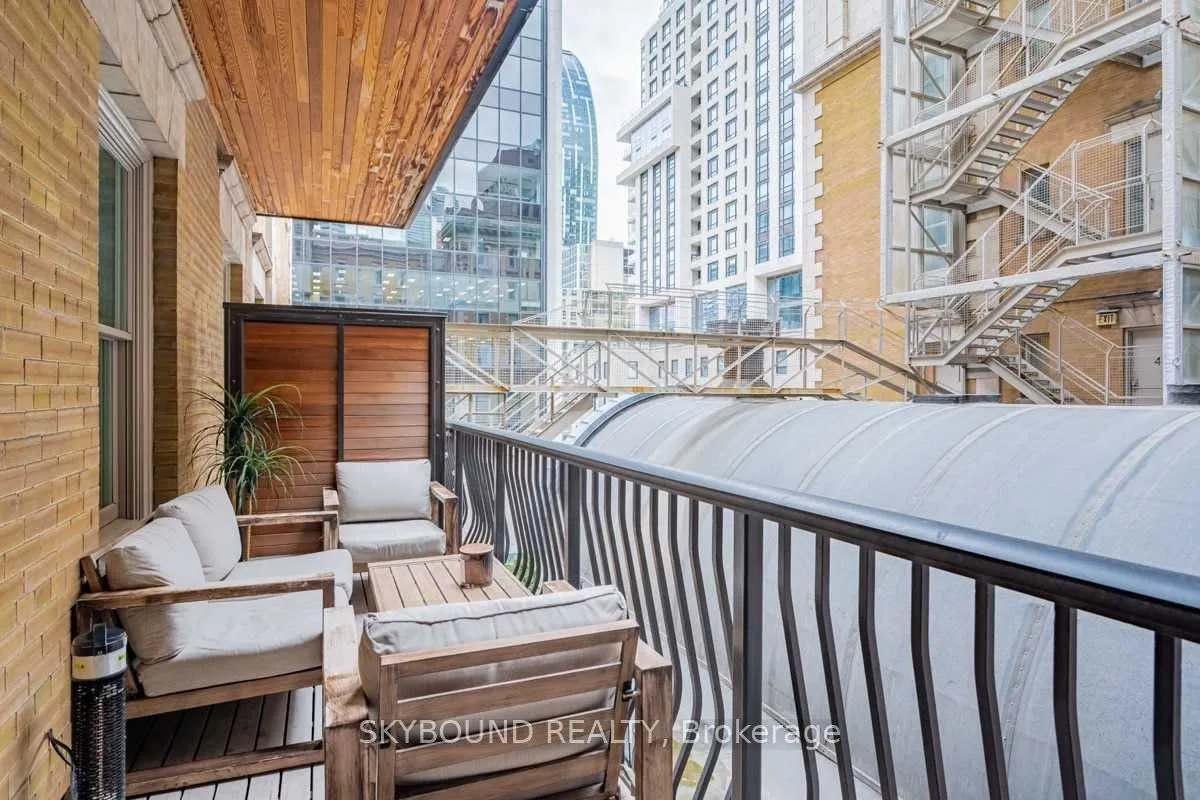 22 Leader Lane, #415