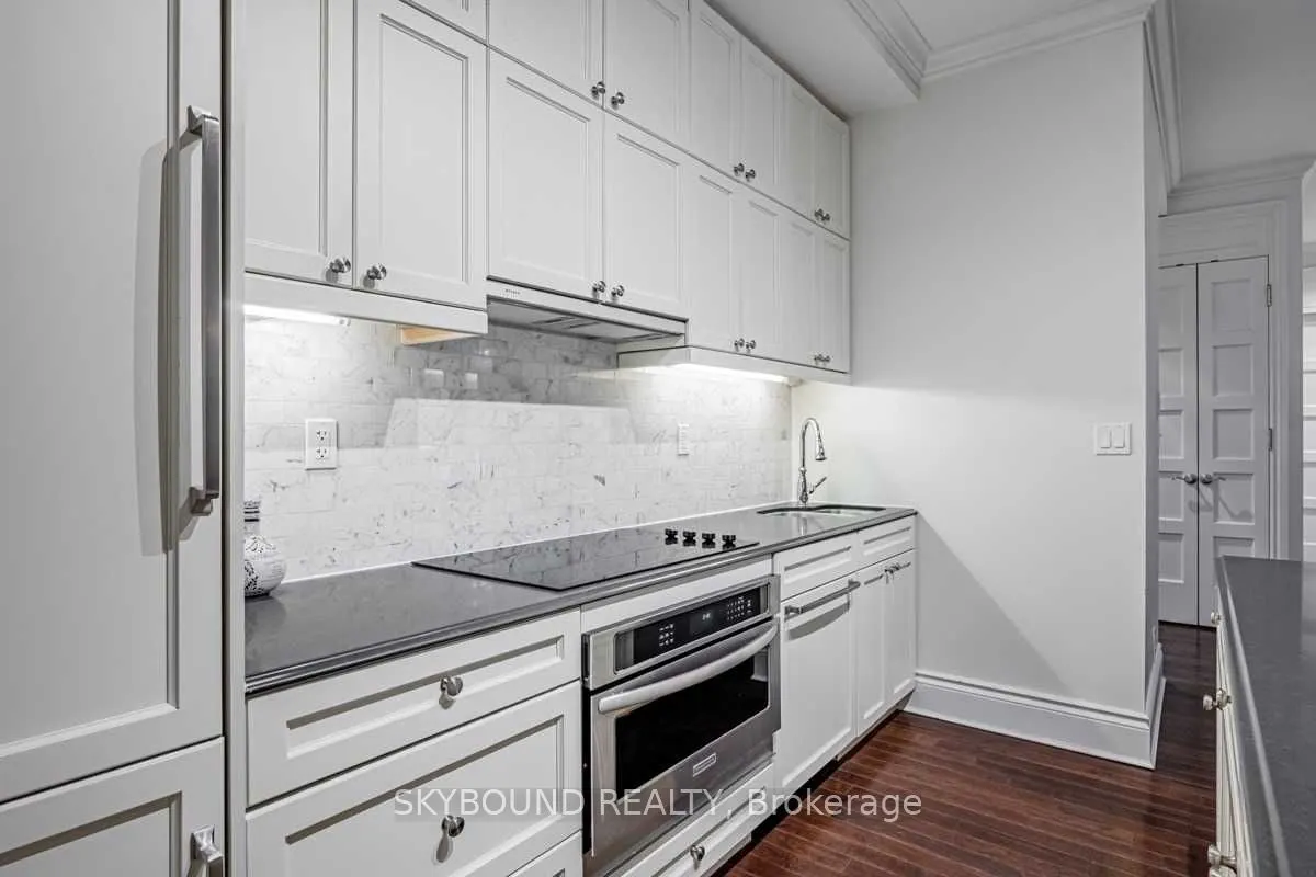 22 Leader Lane, #415