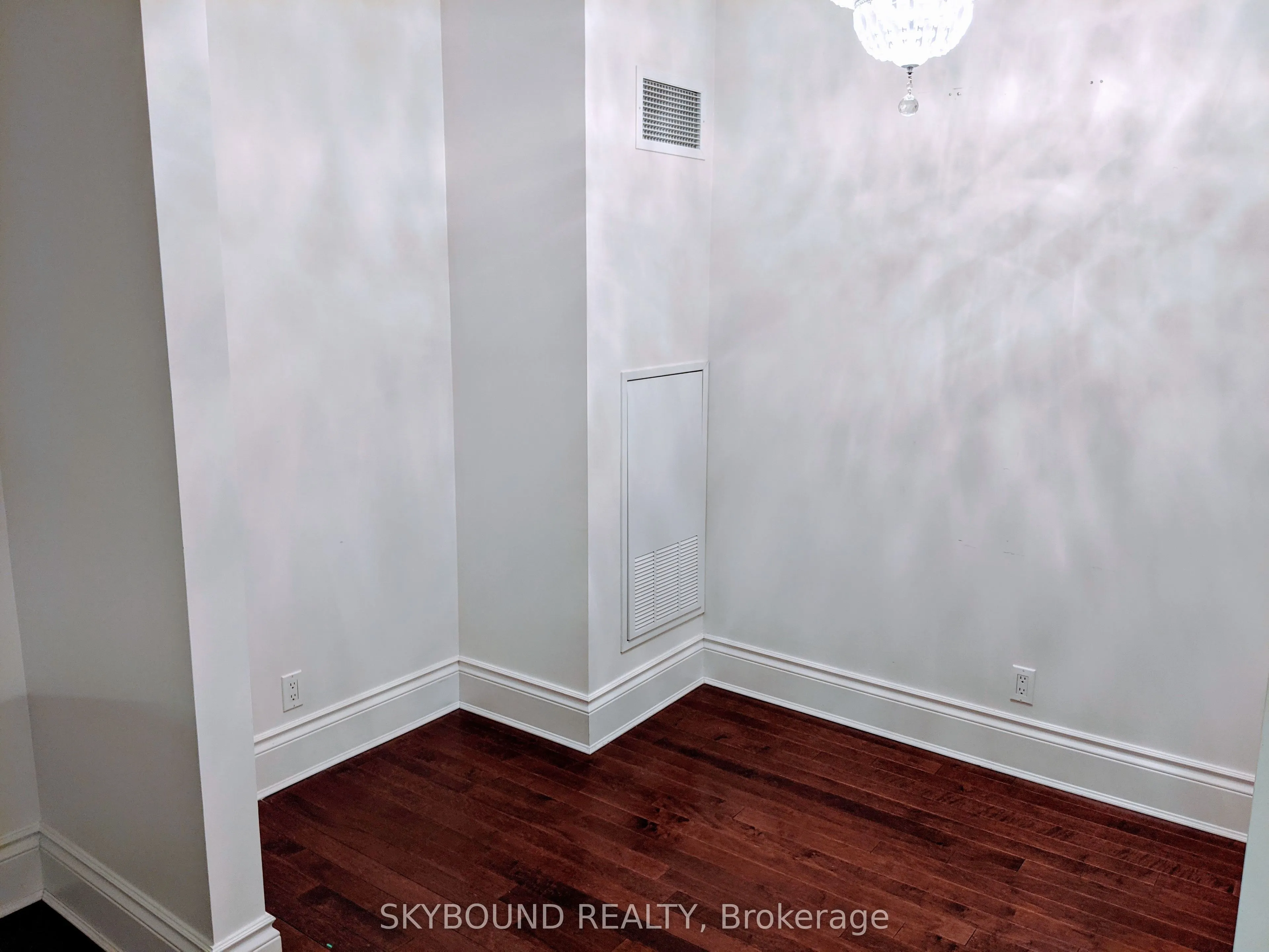 22 Leader Lane, #415