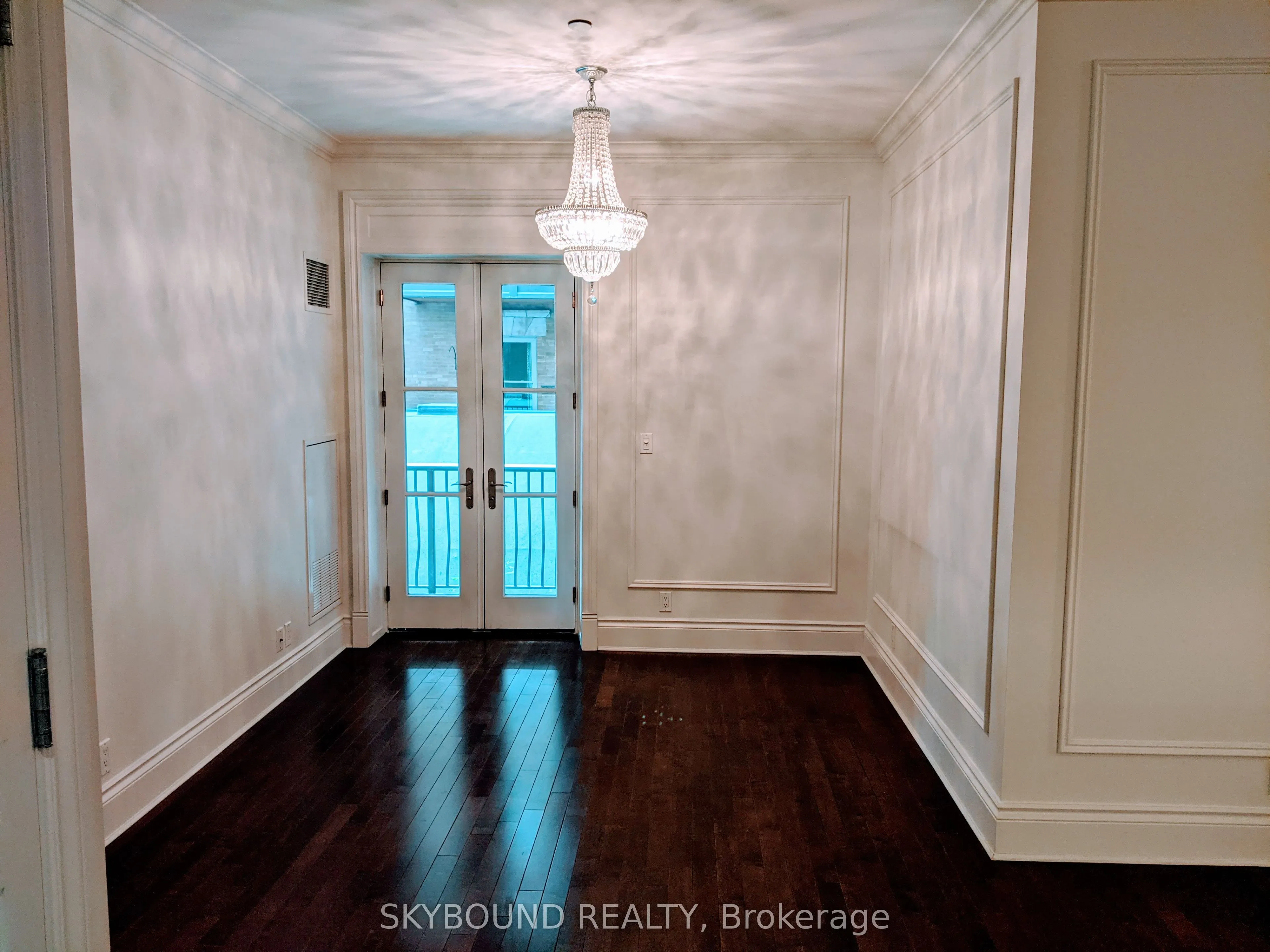 22 Leader Lane, #415