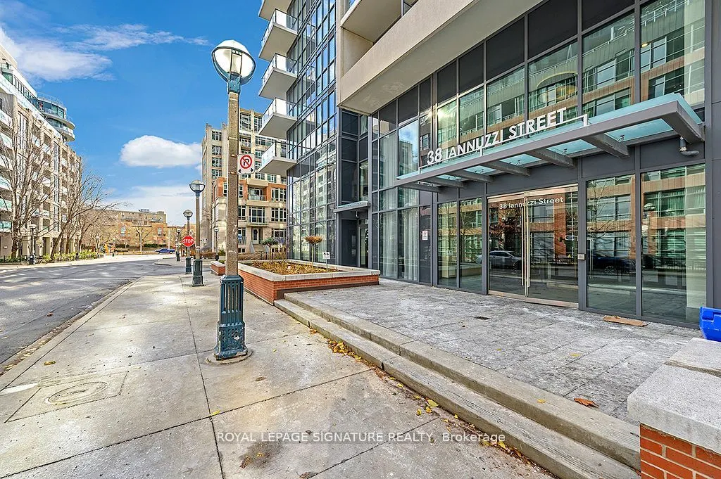 38 Iannuzzi Street, #611