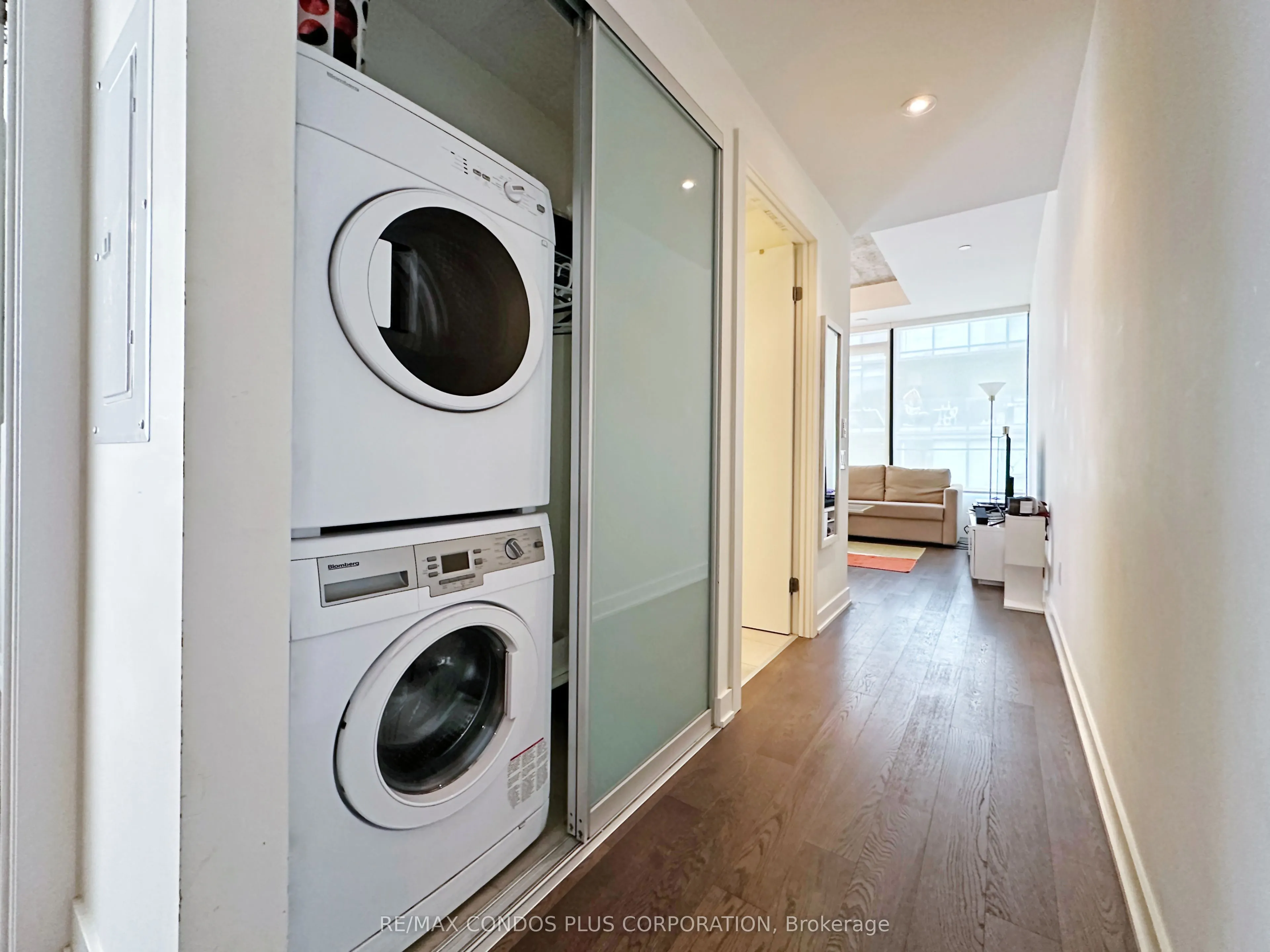 38 Stewart Street, #1005