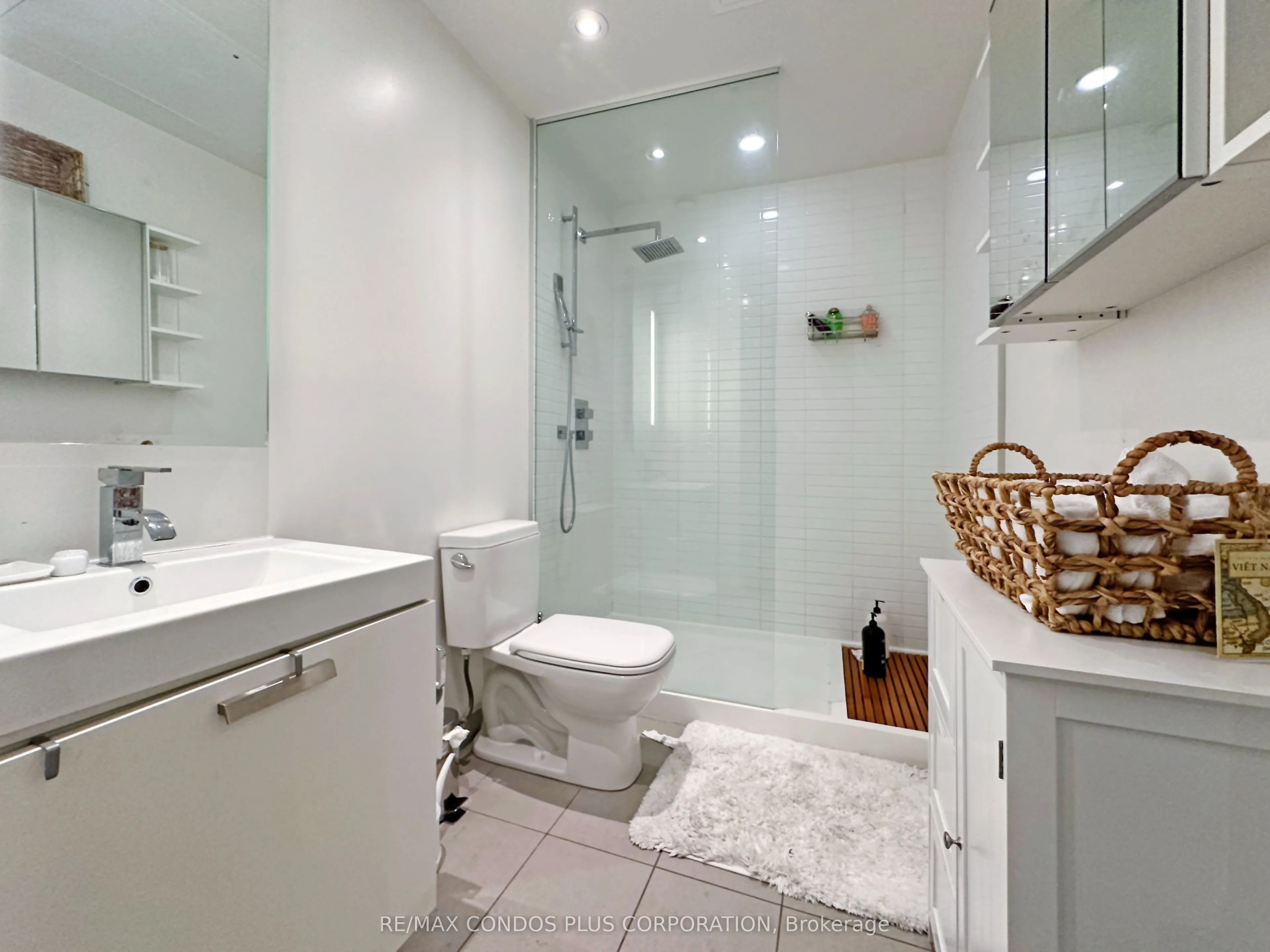 38 Stewart Street, #1005