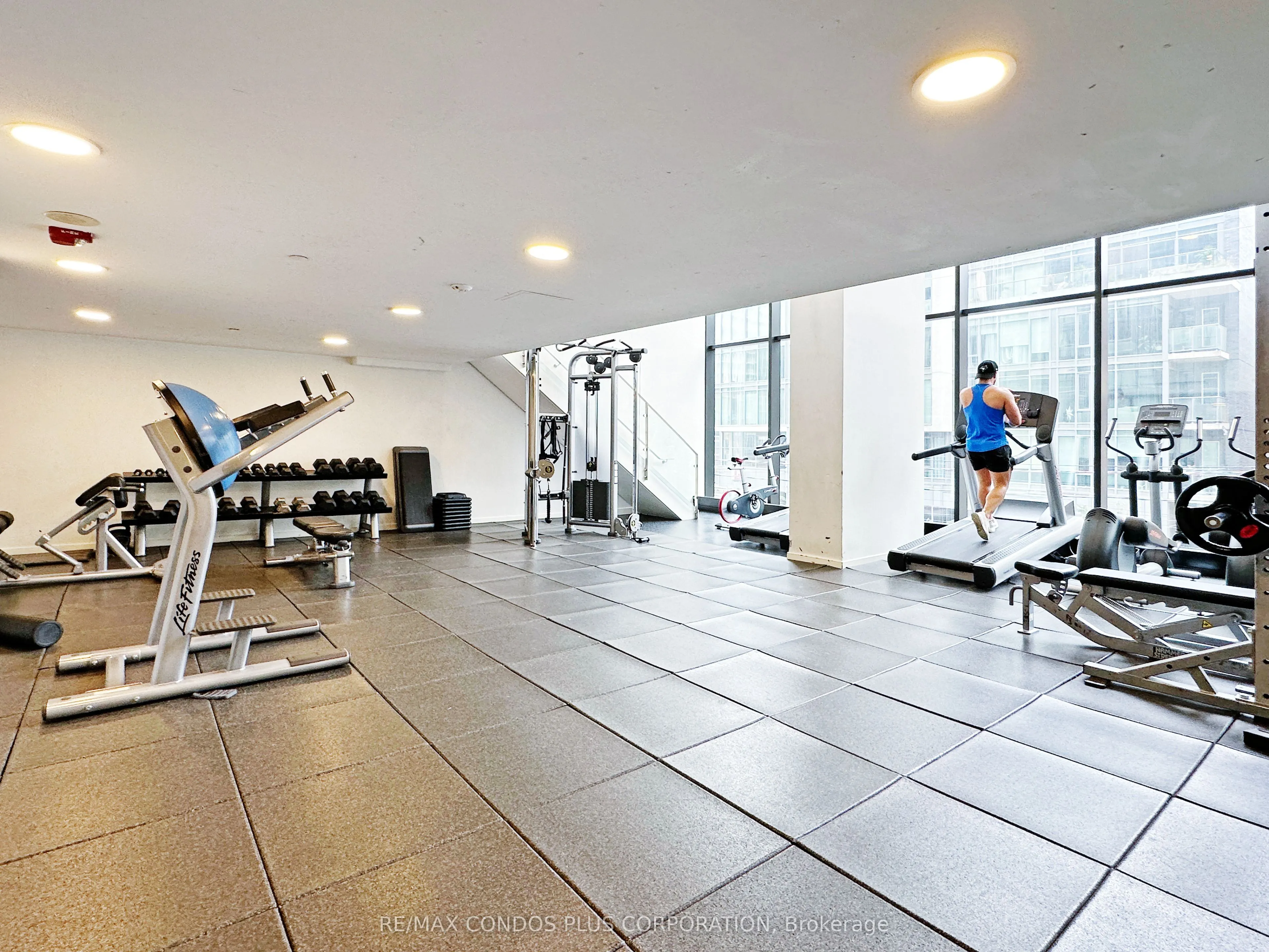 38 Stewart Street, #1005