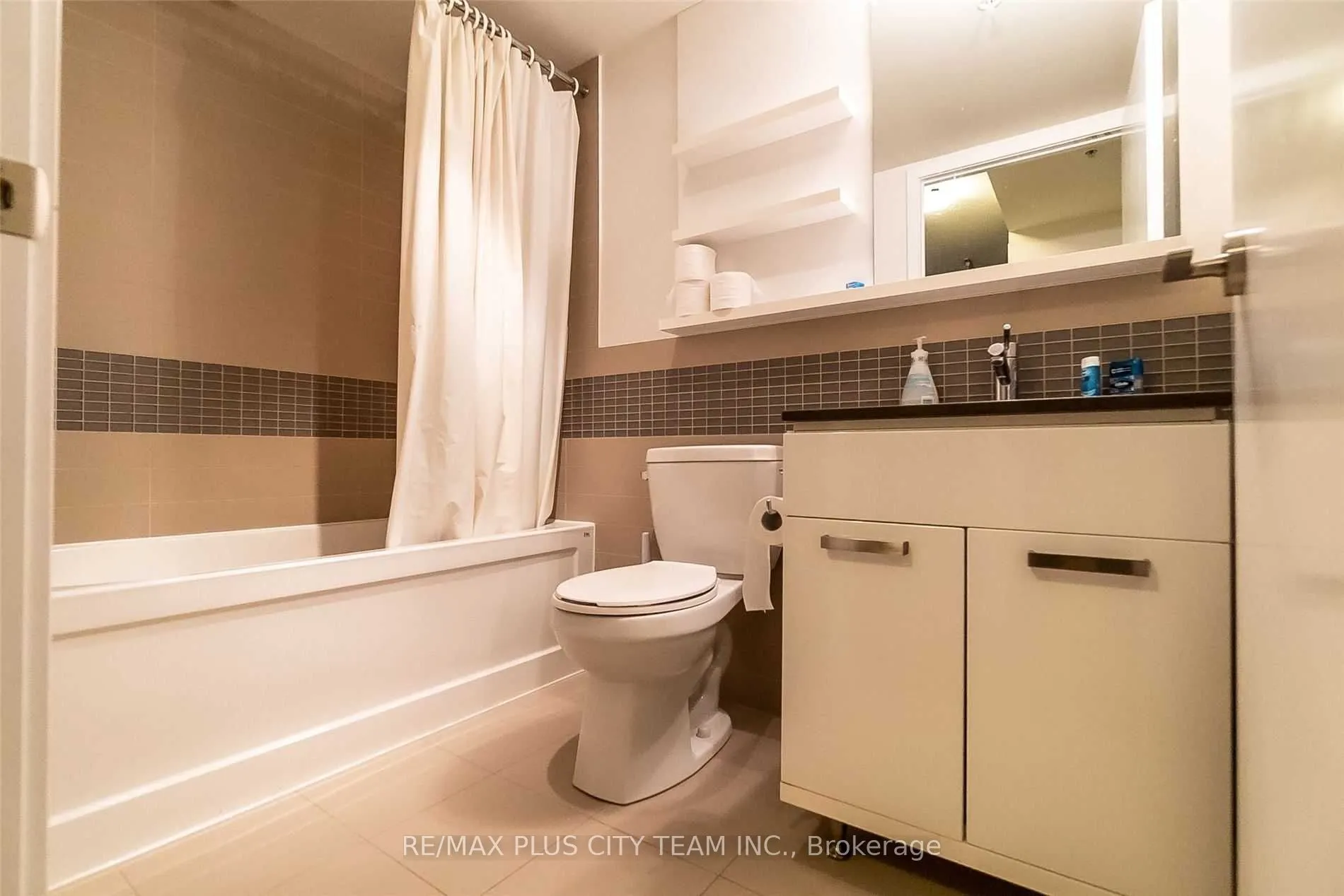 295 Adelaide Street W, #1610