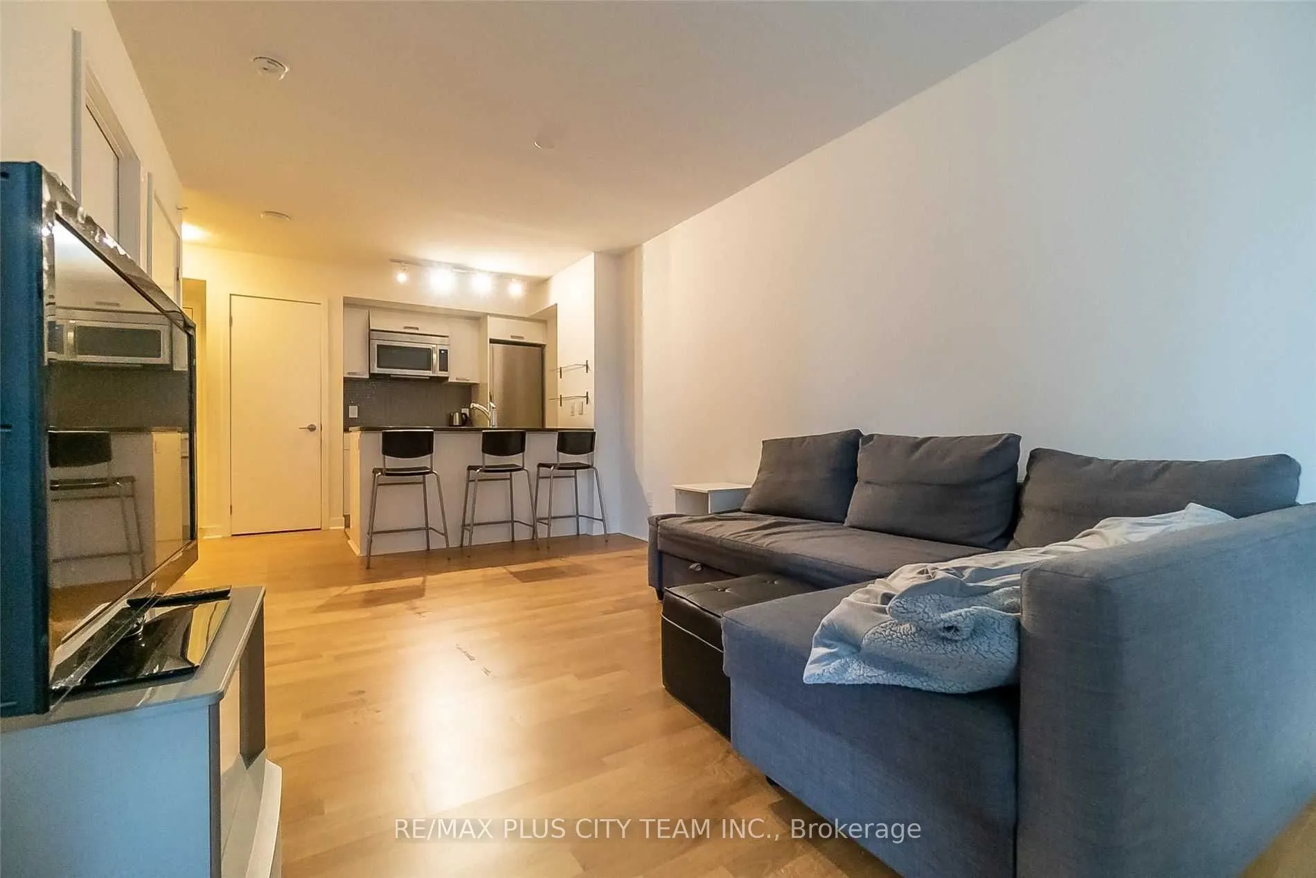 295 Adelaide Street W, #1610