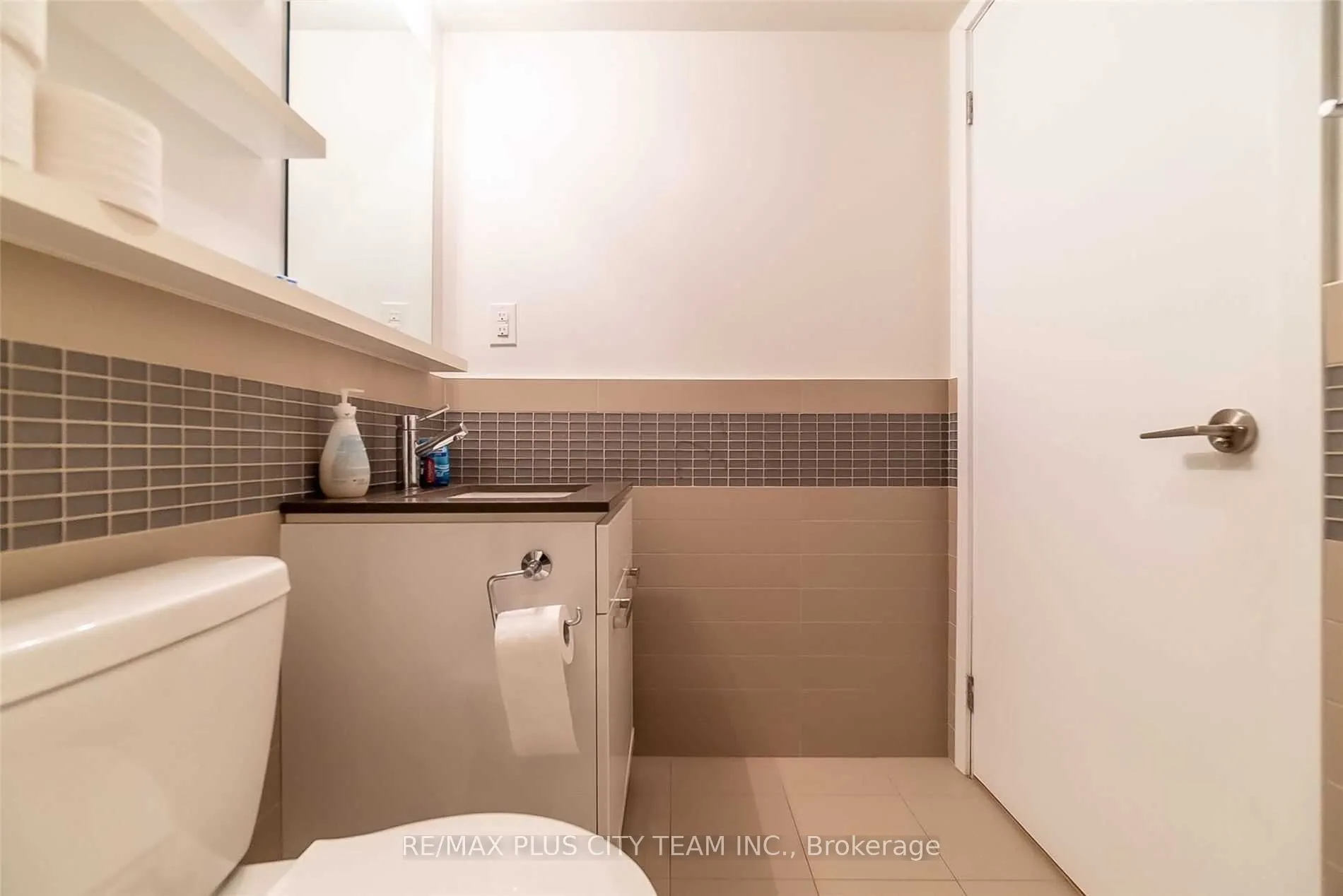 295 Adelaide Street W, #1610