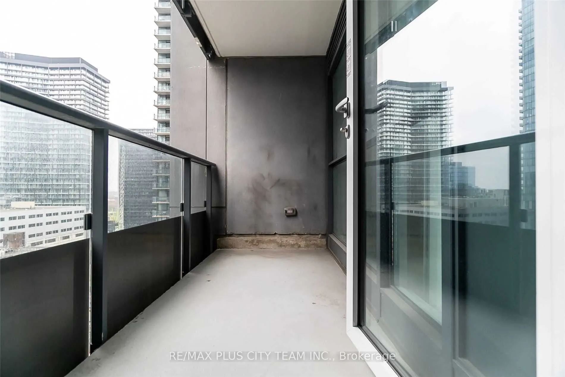 295 Adelaide Street W, #1610