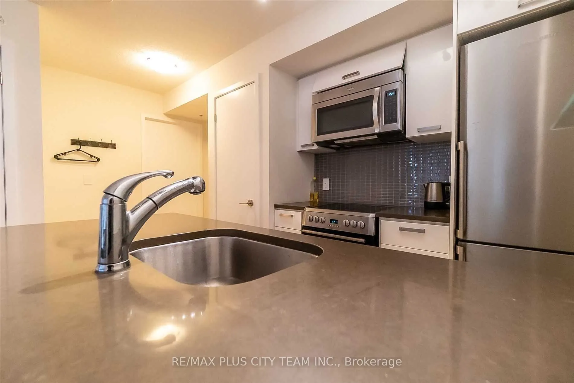 295 Adelaide Street W, #1610
