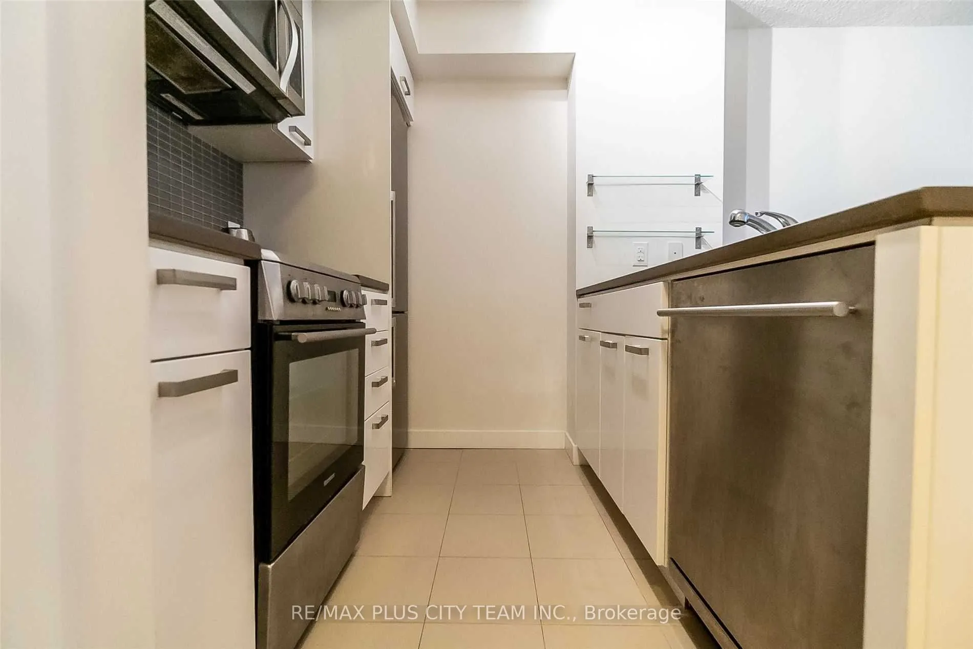 295 Adelaide Street W, #1610