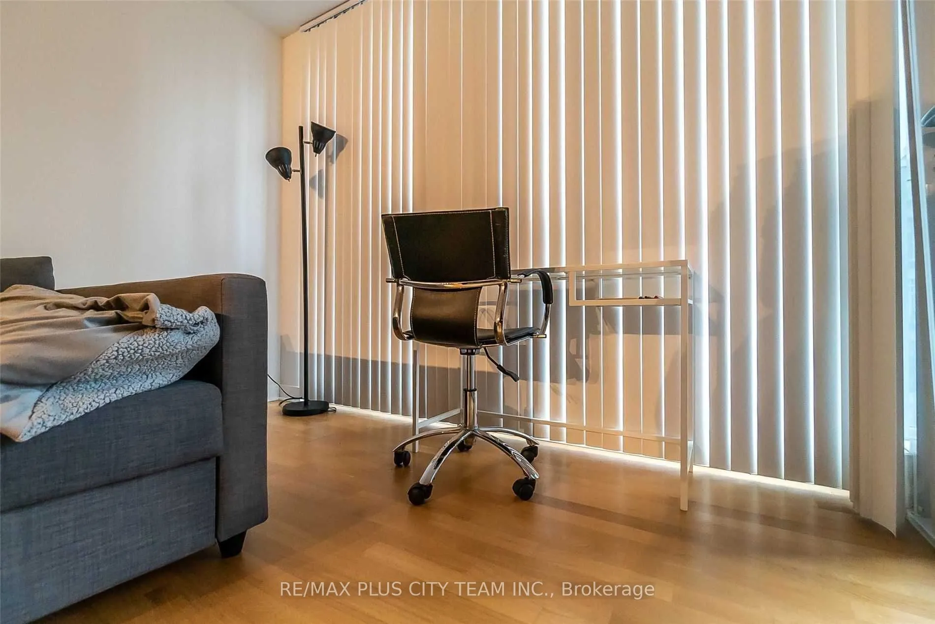 295 Adelaide Street W, #1610