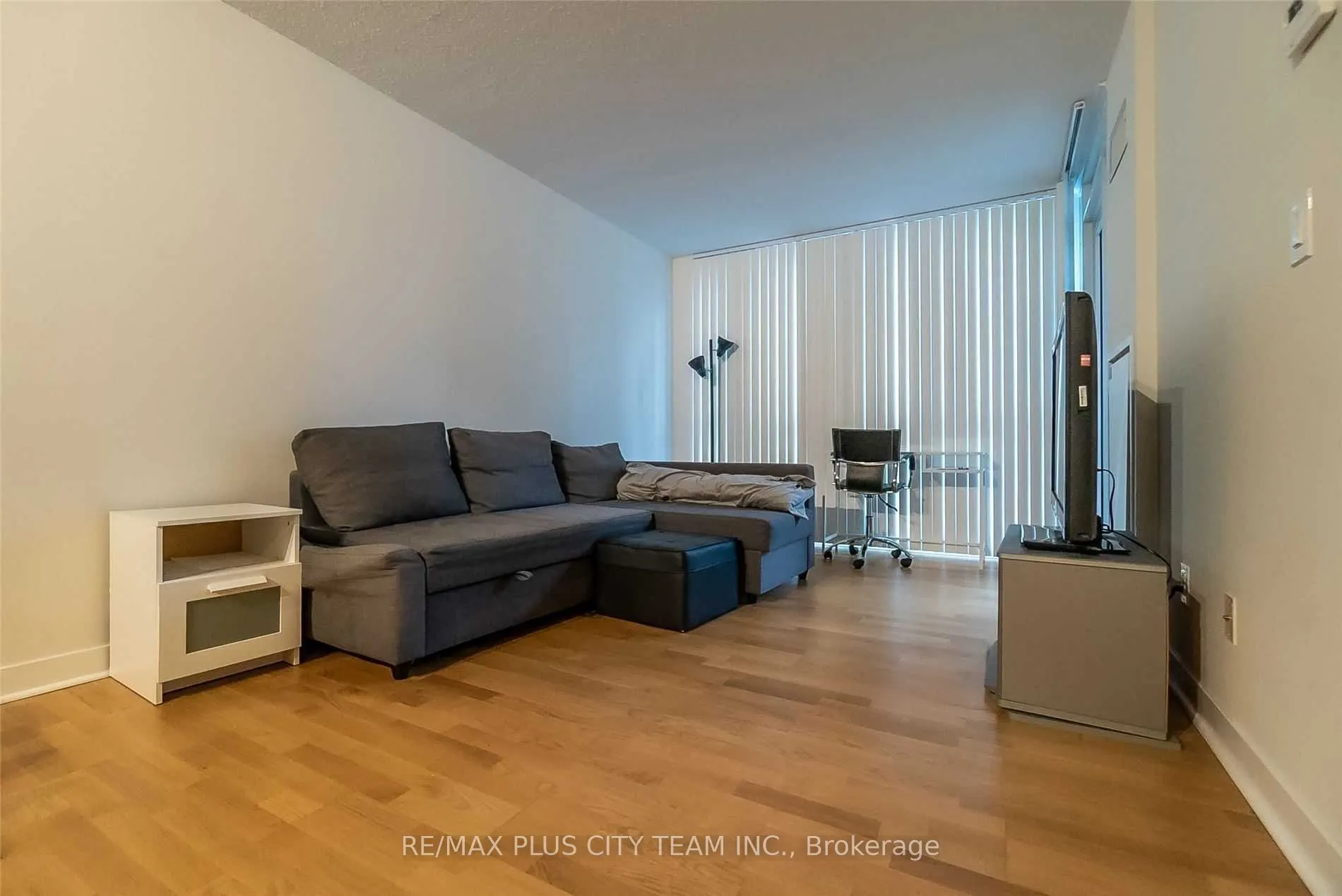 295 Adelaide Street W, #1610