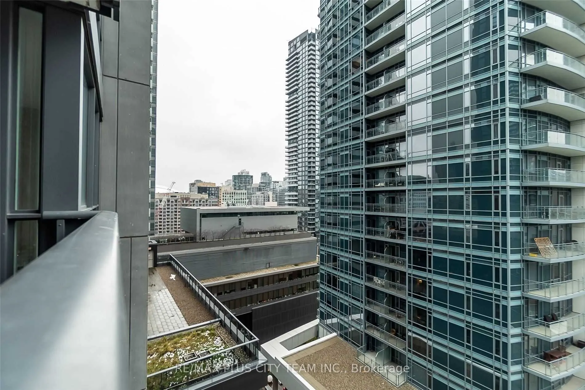 295 Adelaide Street W, #1610