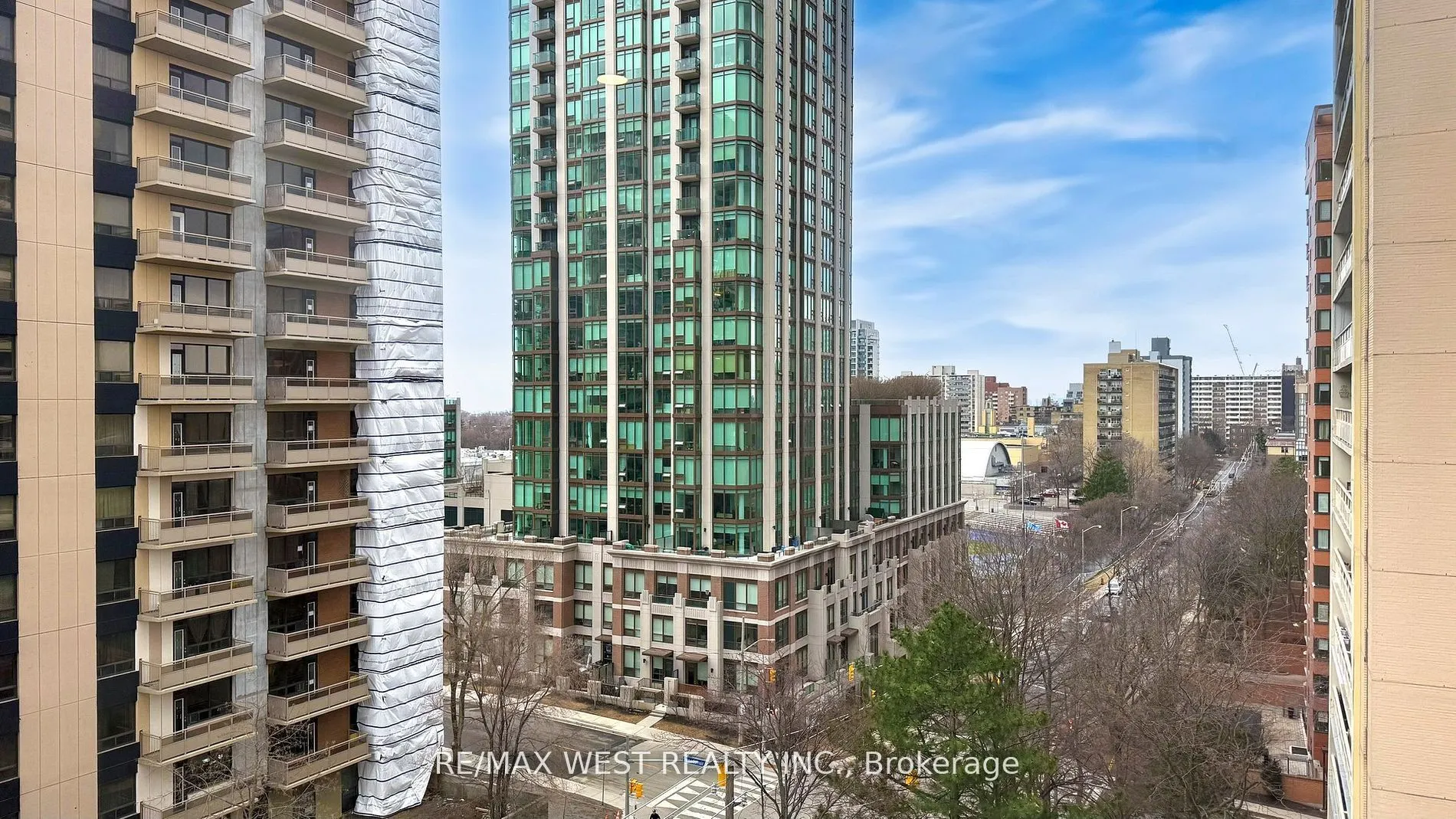 240 Heath Street W, #801
