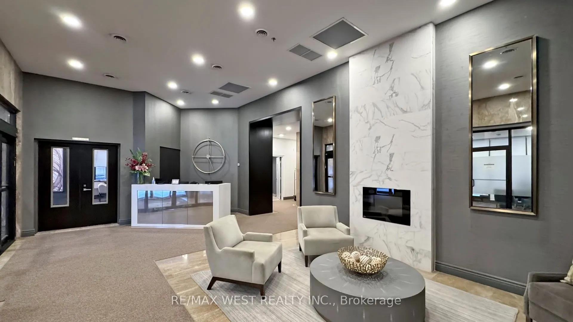 240 Heath Street W, #801
