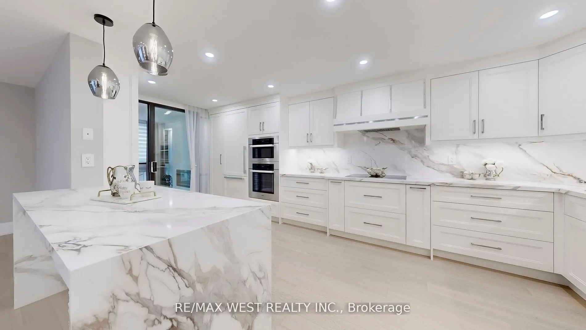 240 Heath Street W, #801