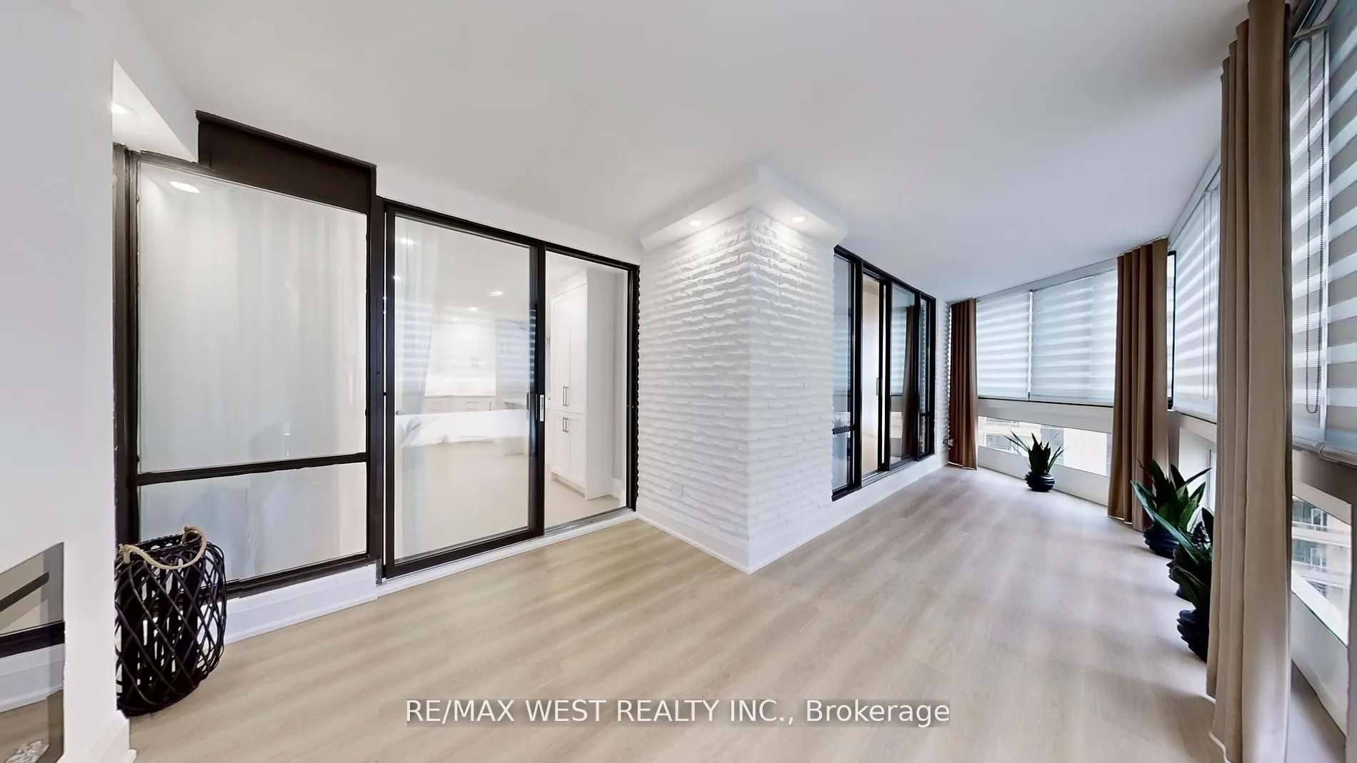 240 Heath Street W, #801
