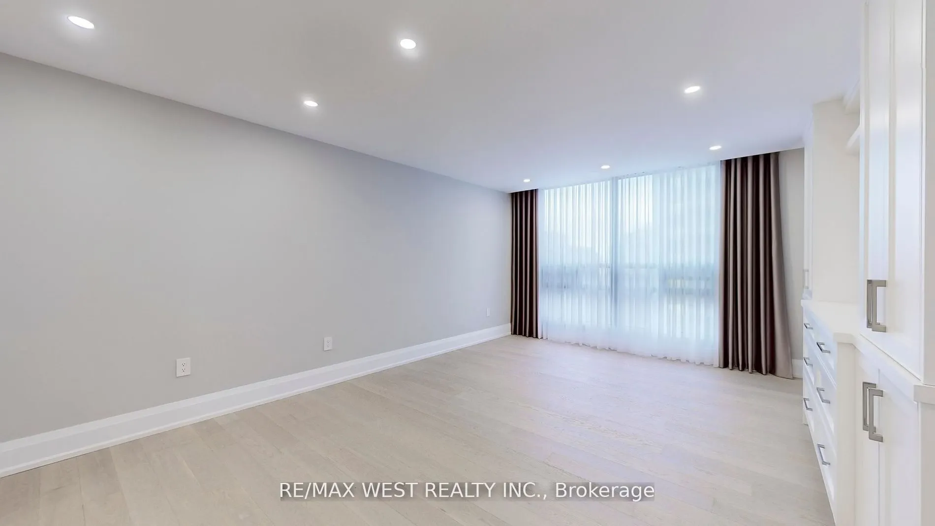 240 Heath Street W, #801