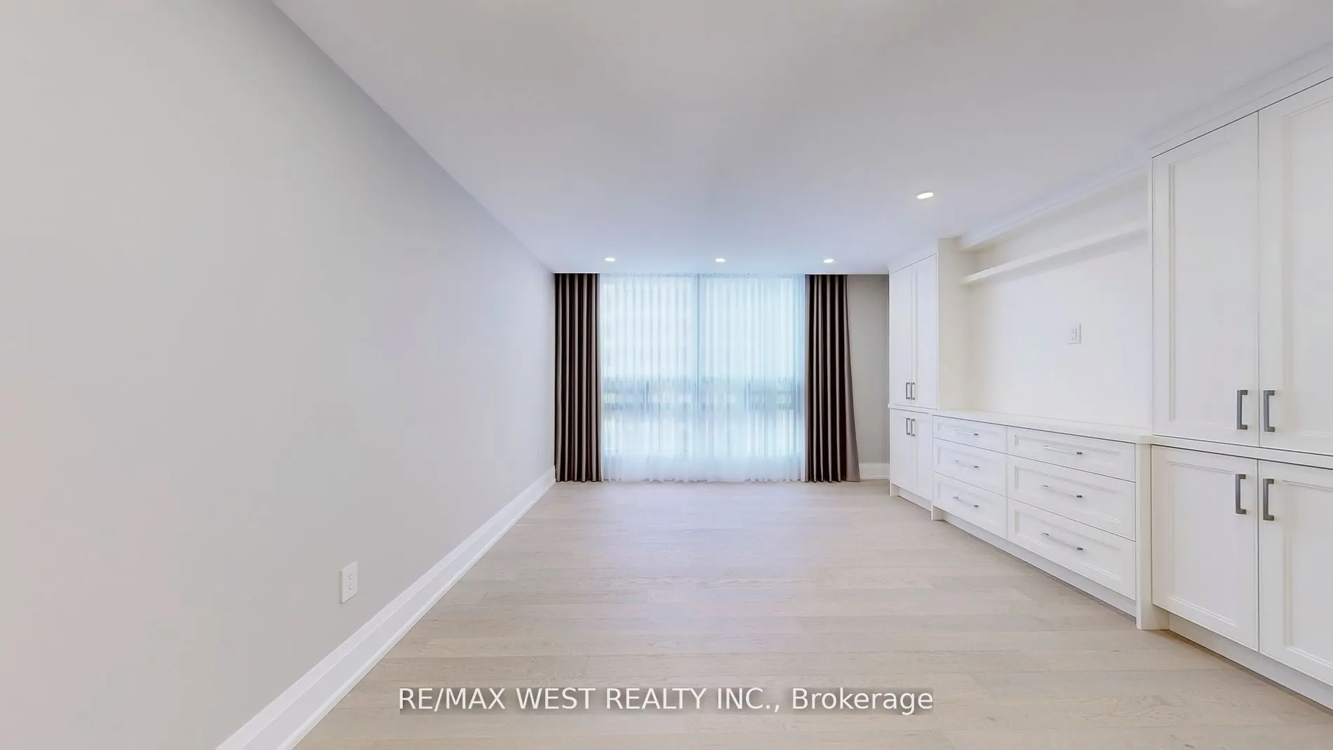 240 Heath Street W, #801